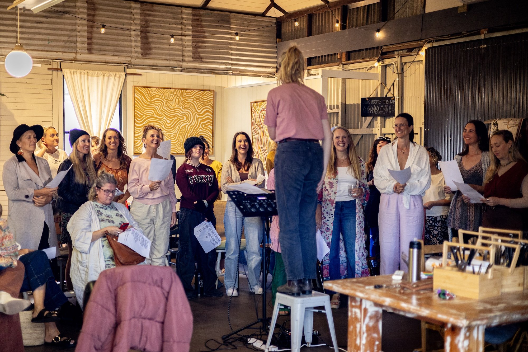 LIVE LOOPS CHOIR with Edwina Masson