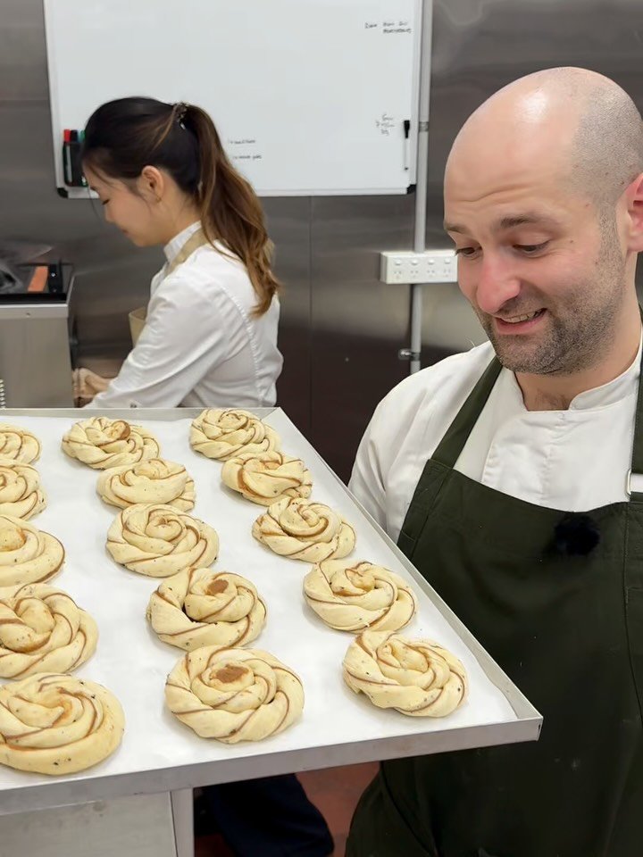 CINNAMON BUNS - golden, soft, fragrant, delicious 🤤 

#cinnamonbuns #swedishstyle #butterdaysbakery #sweattreats #fika