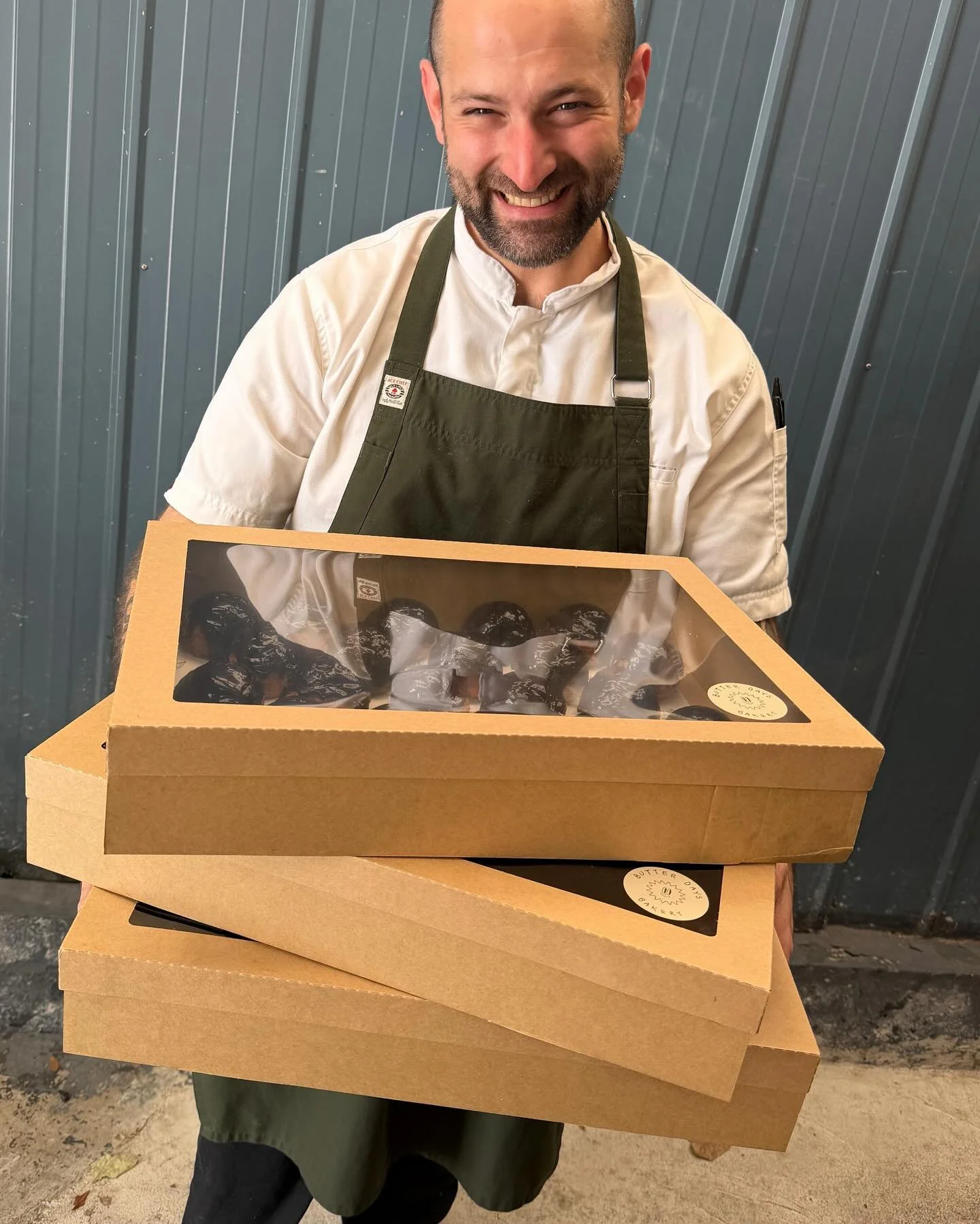 FIND SOMEONE WHO LOVES PROFITEROLES AS MUCH AS WE DO - and order them for your next gathering. Perfect for sharing (or not - we don&rsquo;t ask questions 🤪) 

Better order extra&hellip; just in case. 😋🥰

Order through our link in bio or for bigger