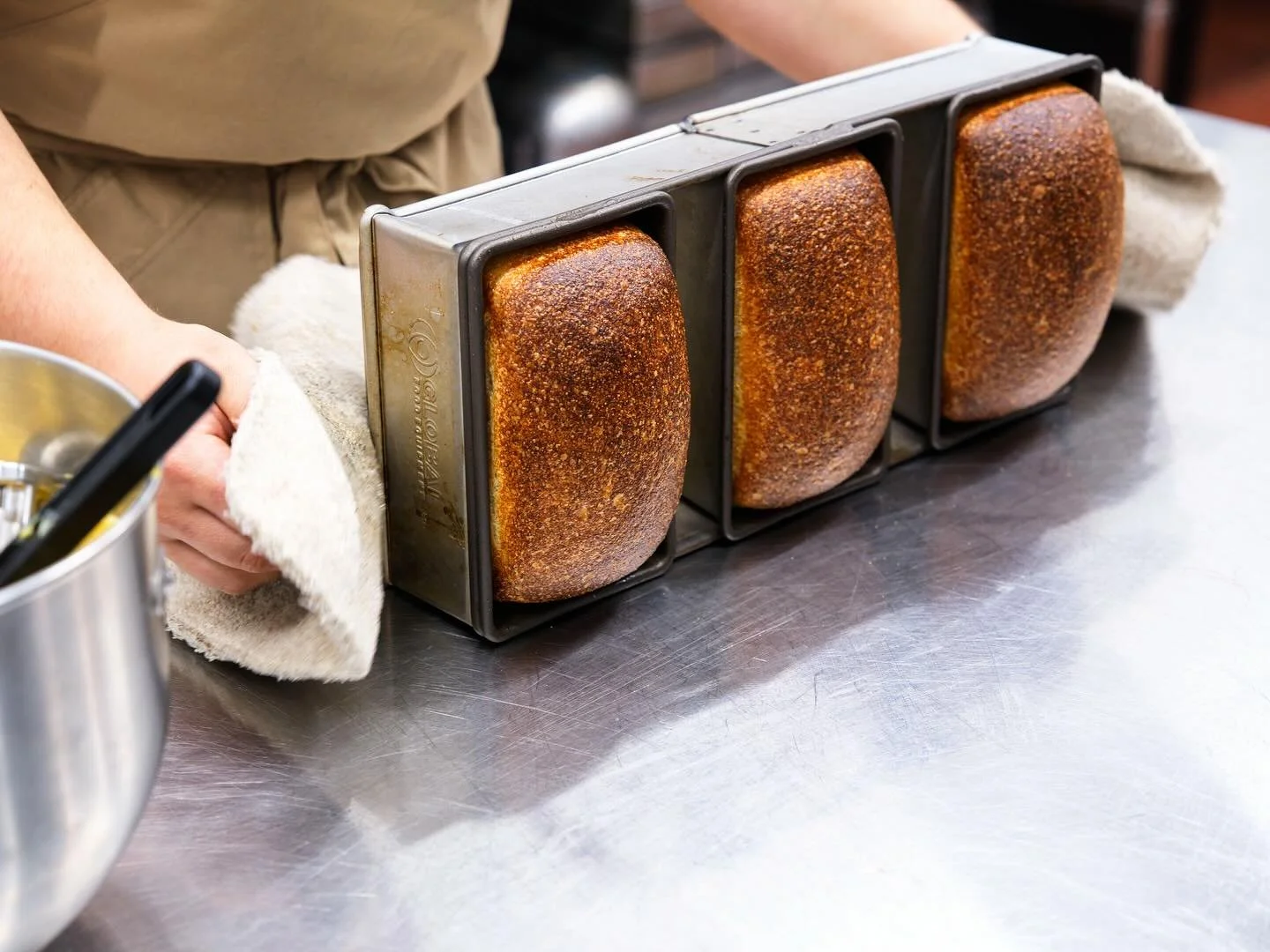 ALL ABOUT THE SIMPLE THINGS - Khorasan tin loaf for your weekly bread shopping. 

#butterdaysbakery #bread #ancientgrains