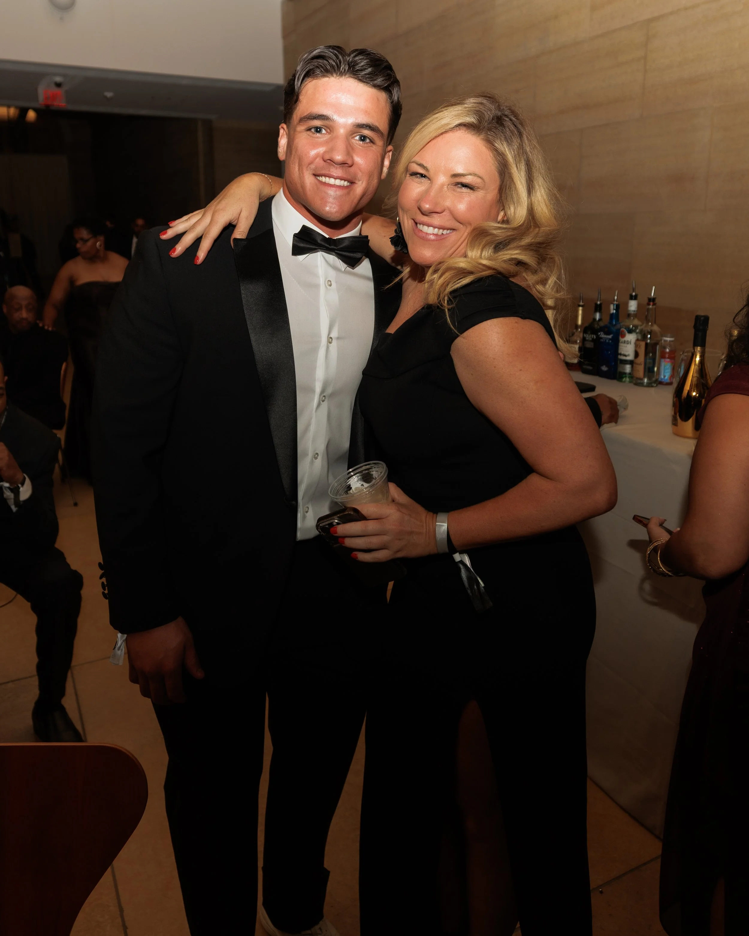 251101_1st Annual Hurdles for Hope Gala_Frezza-137.jpg