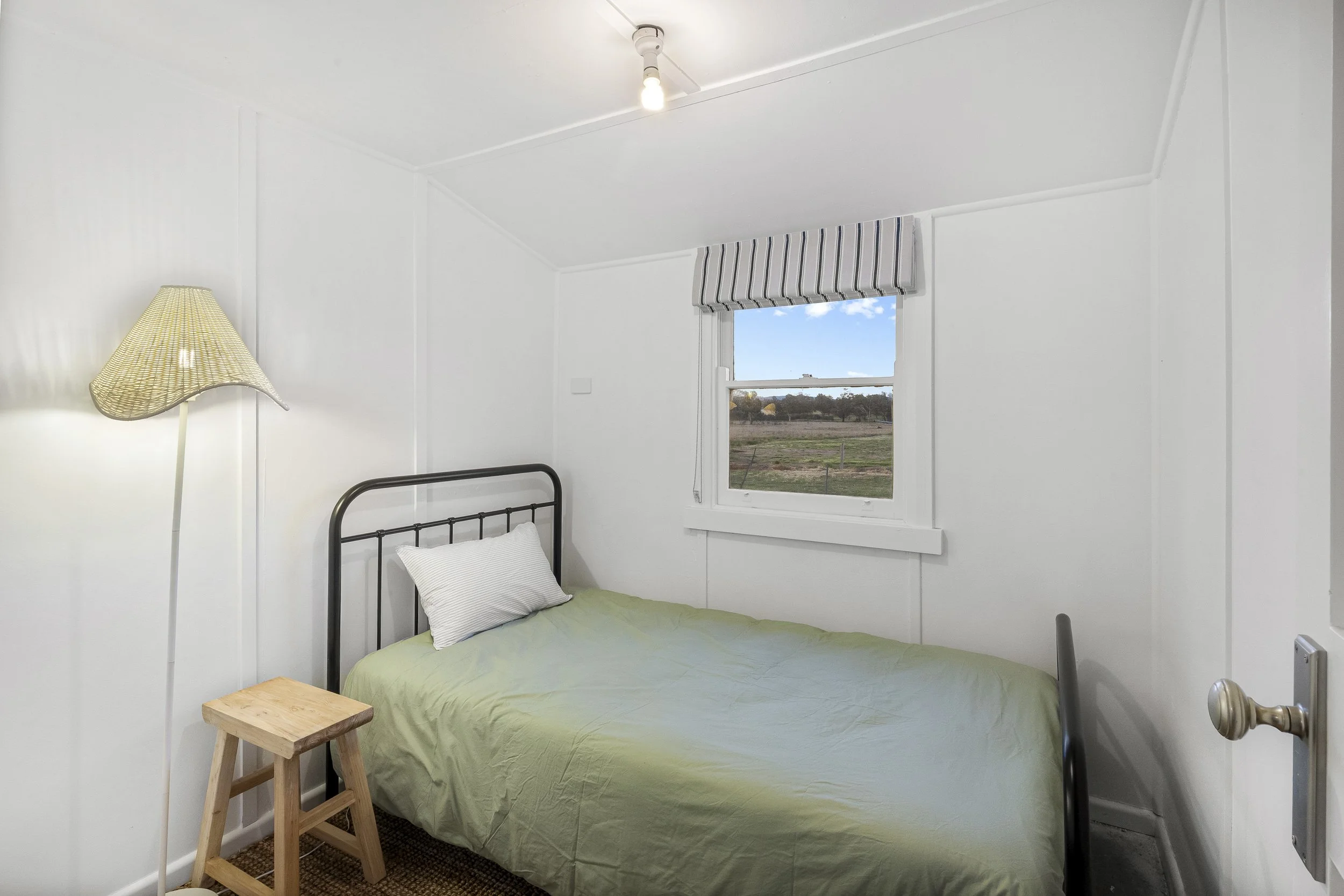 Plains Cottage single bedroom.jpg