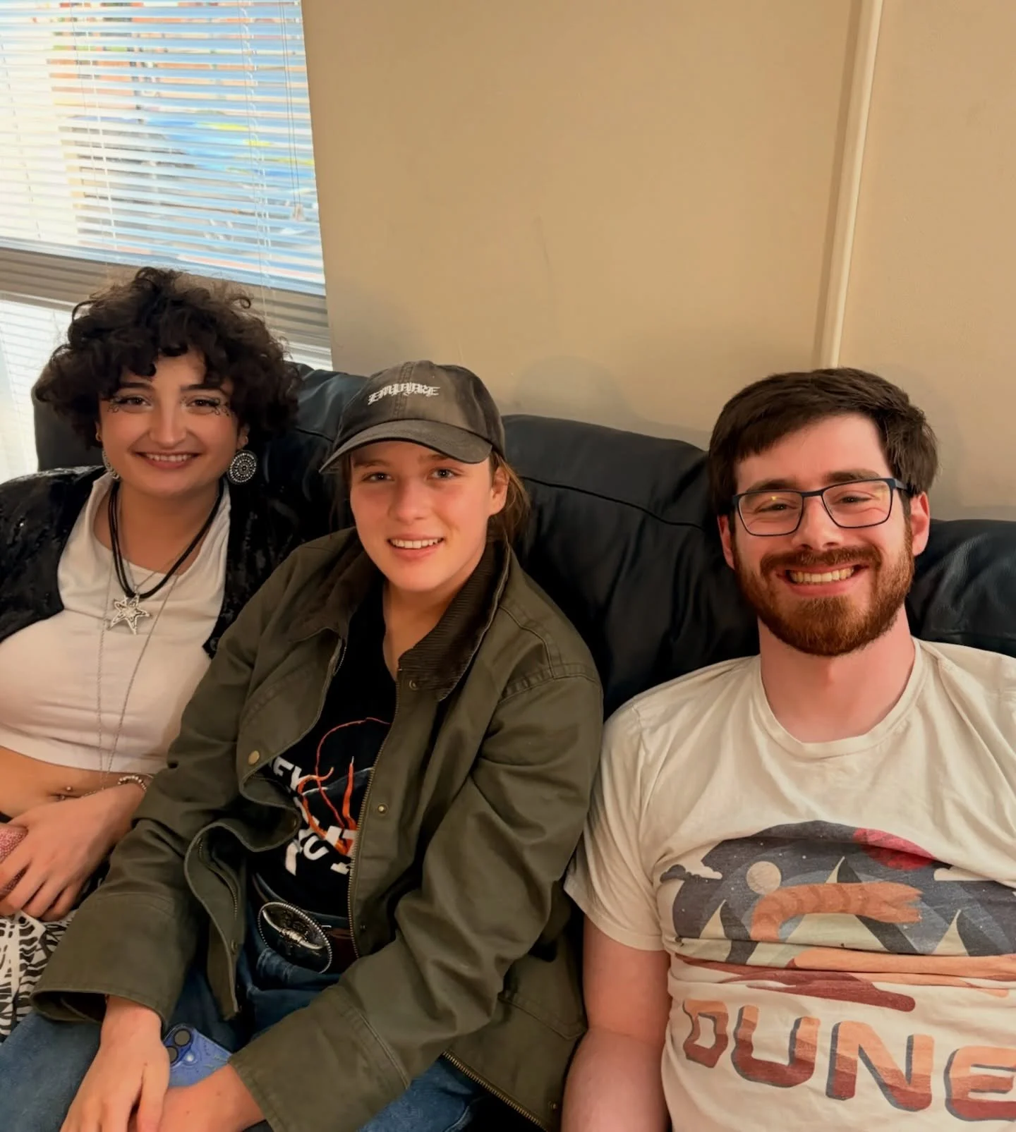 Nothing says post-Passover freedom like pizza, friends, and a full Shabbat table. 🍕💛