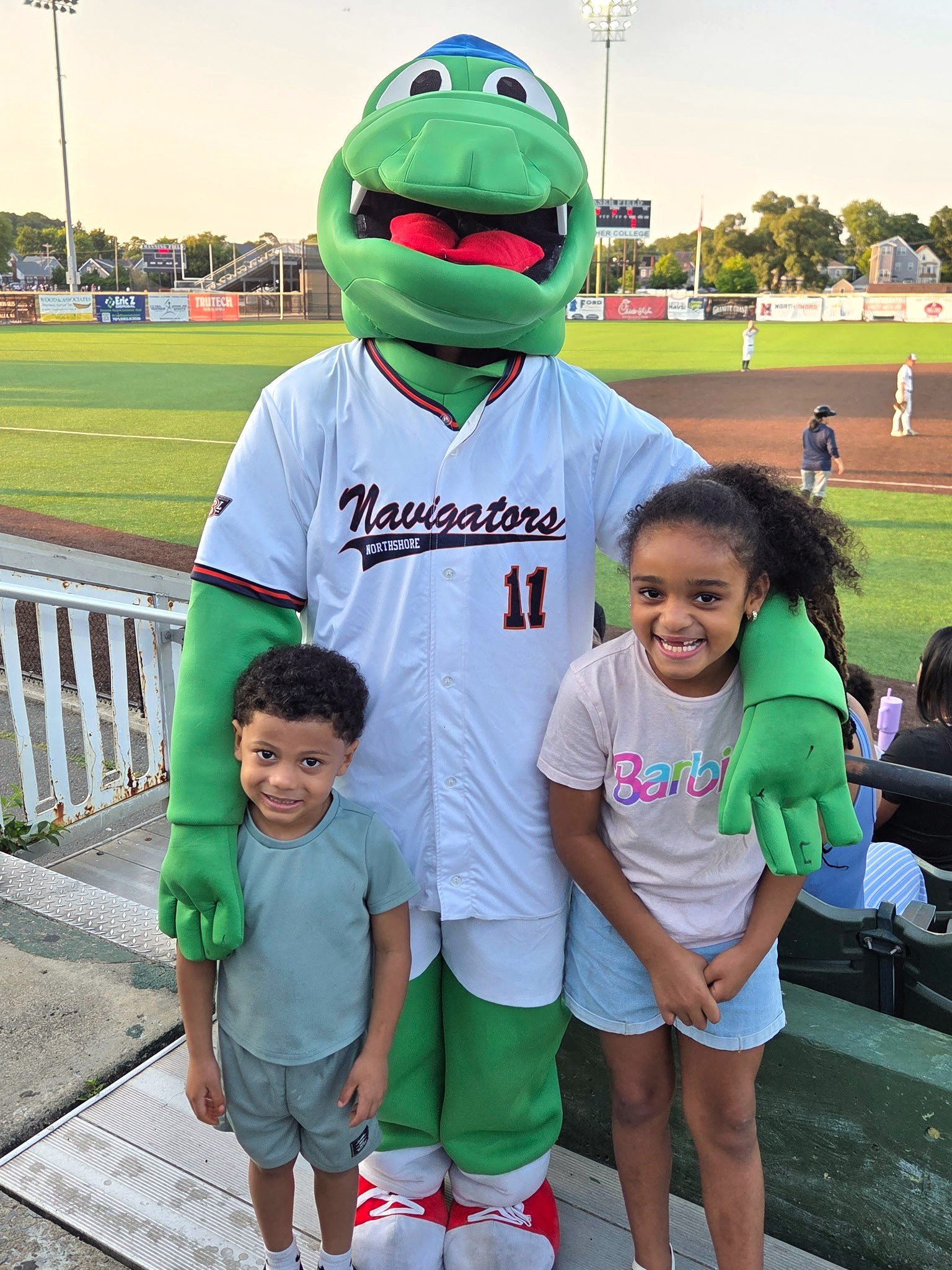 Navigators mascot with kids