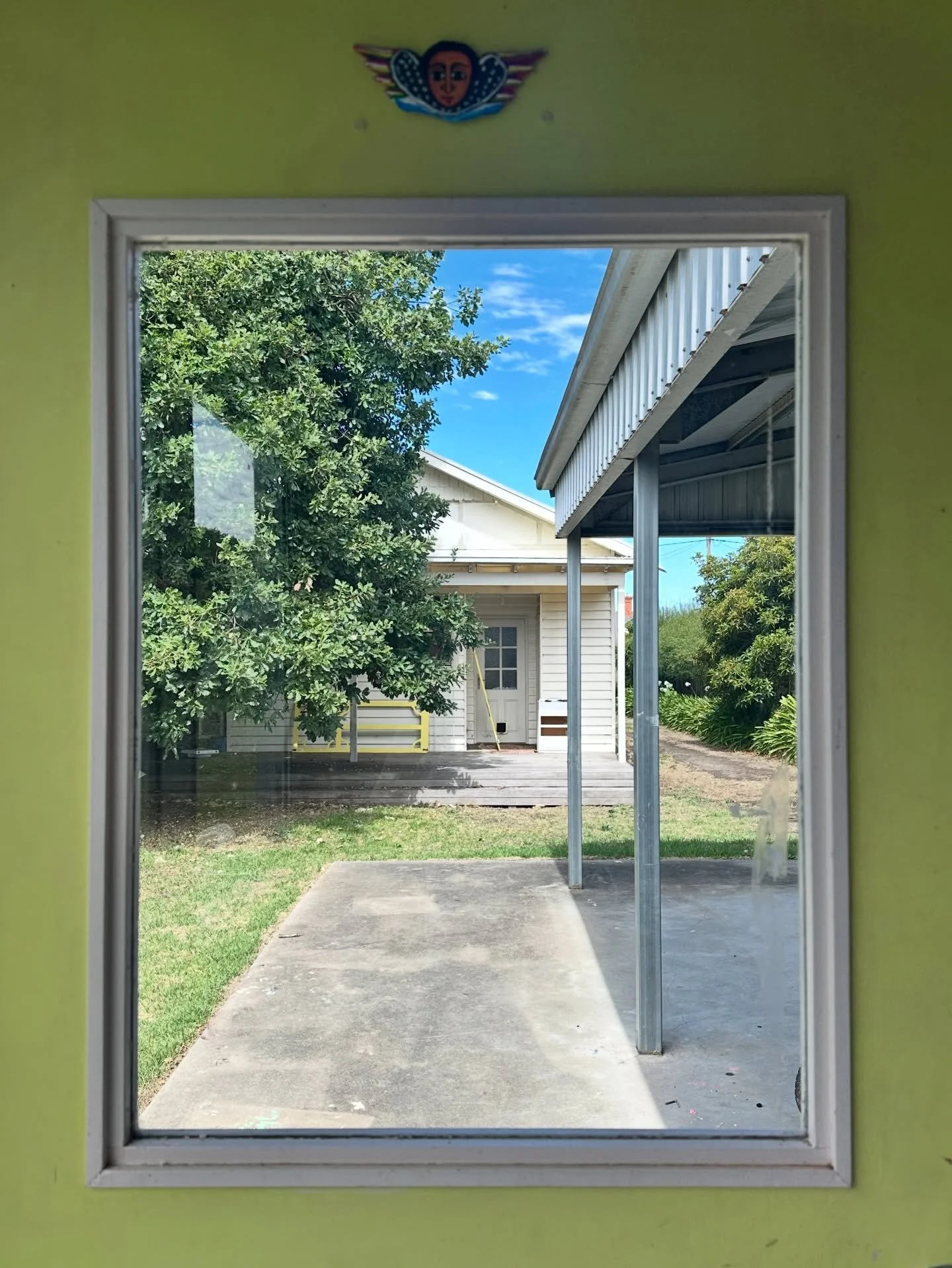 #Grateful that this is the view from my studio desk.🏡 💭👀🙏🏼

My studio is open for visits, please DM myself or @carolinekisselckx to make an appointment. I live in a magical place, it is well worth the trip!! 

If you would like to listen to my w