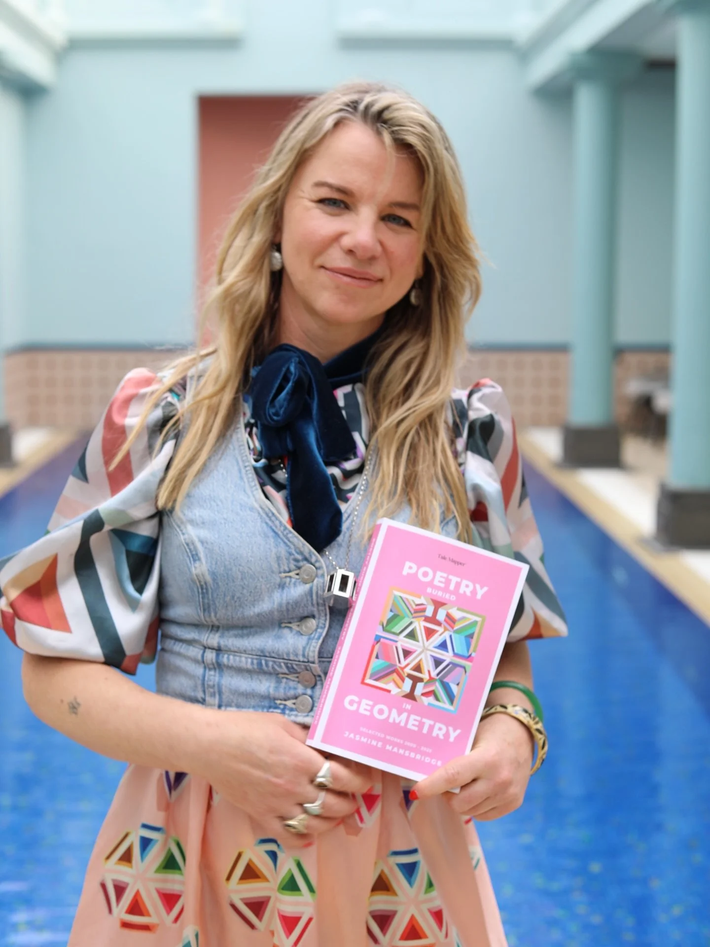 Hello friends ! 👋🏼 Come say hi at the @clunesbooktown book fair this weekend&hellip;

I will be joining my publisher @tale_mapper tomorrow afternoon (the 21st March) to sign copies of POETRY BURIED IN GEOMETRY and will be performing later that even