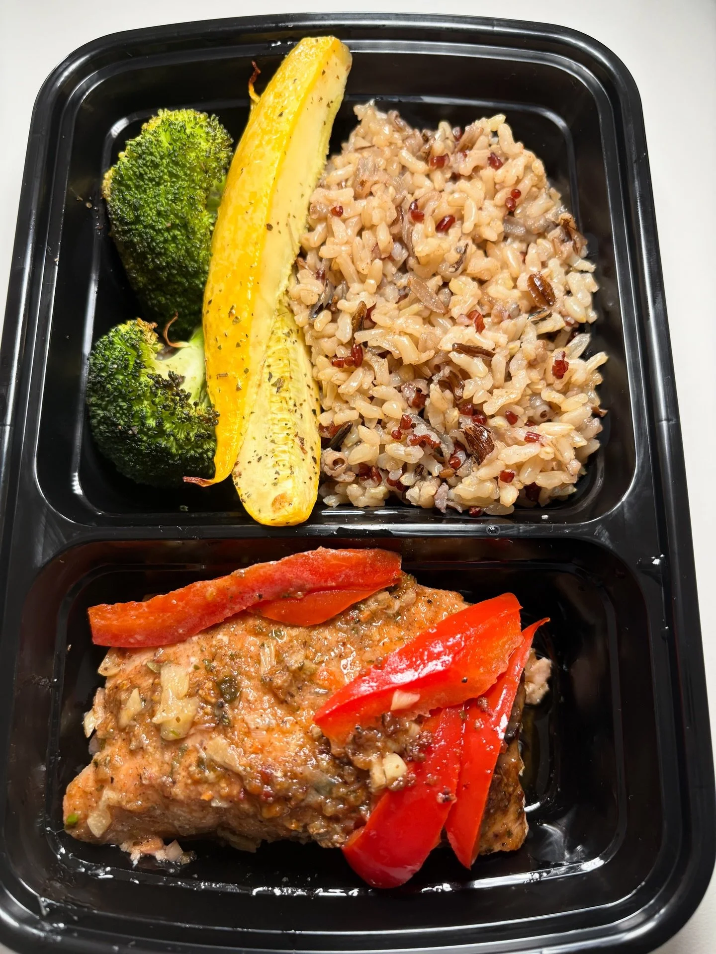 👉 DM to order lunch from Bashir&rsquo;s Kitchen

🥥 Coconut Salmon or 🌶 Cajun Shrimp?
This or that? 👀

Either way, lunch is handled by Bashir&rsquo;s Kitchen.
Fresh. Flavorful. Made for your goals.

DM to order today.