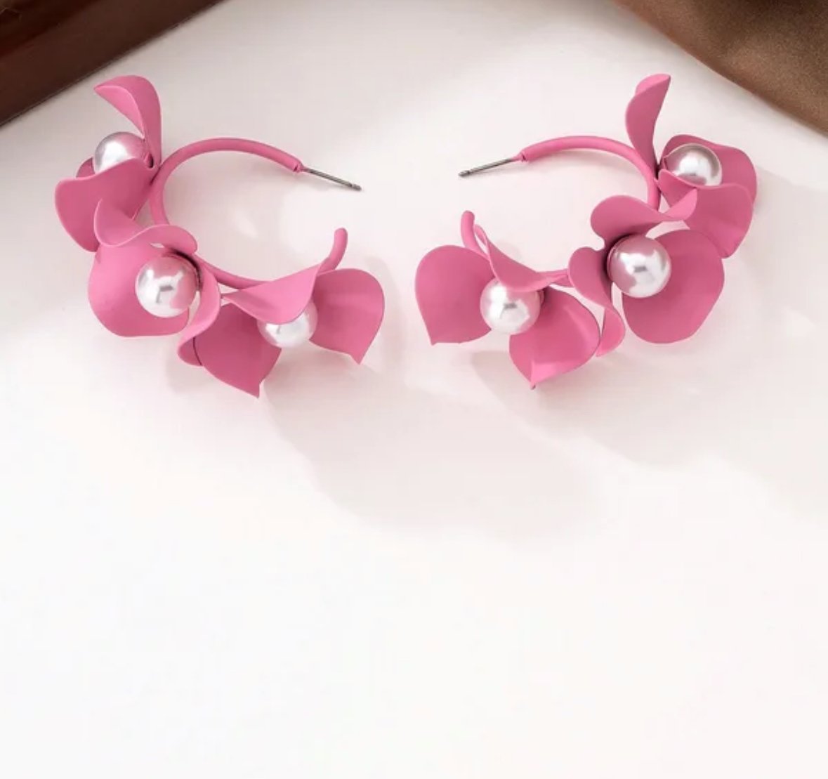 Pearl & Petal earrings - Light Pink