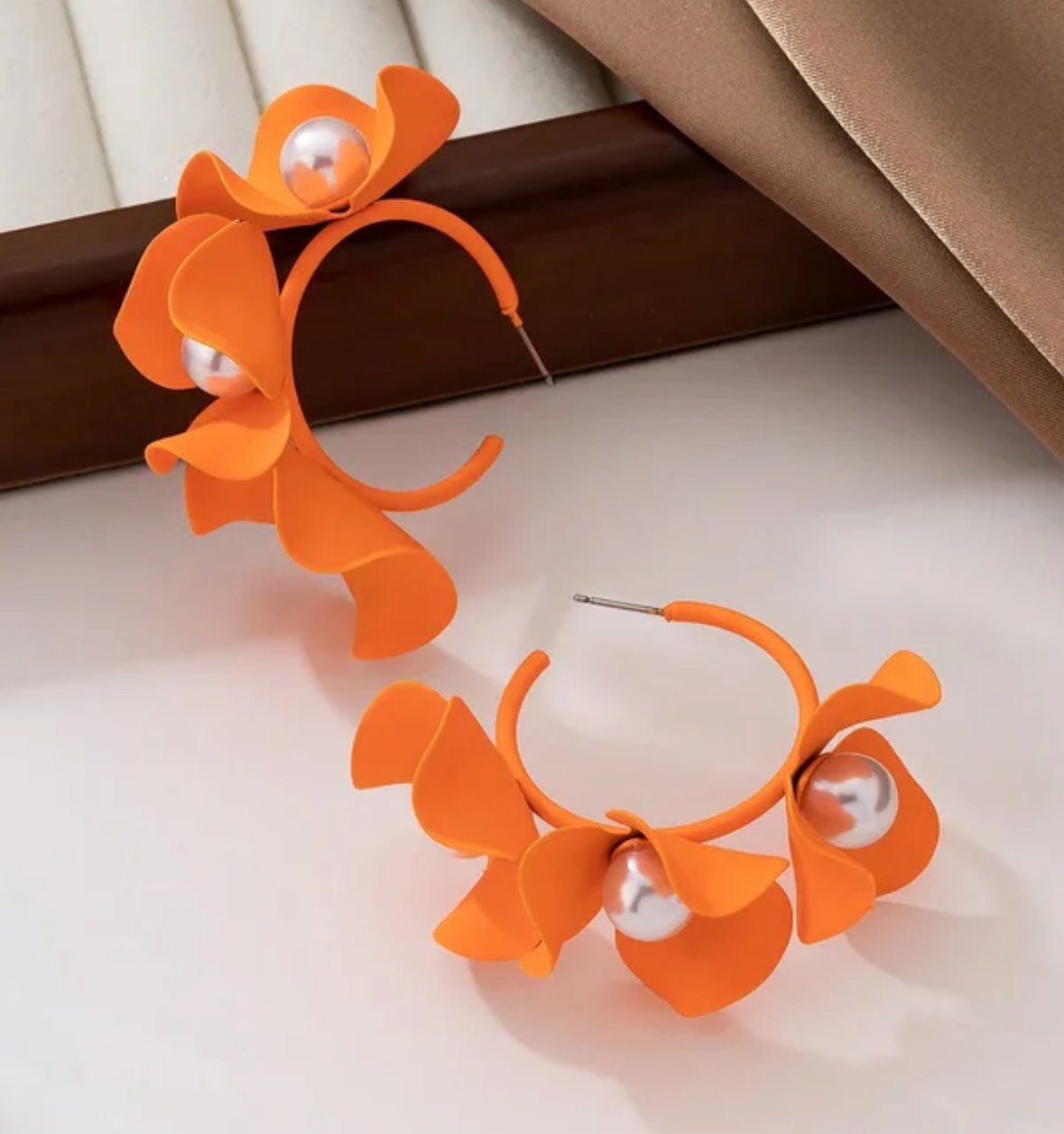 Pearl & Petal - Orange