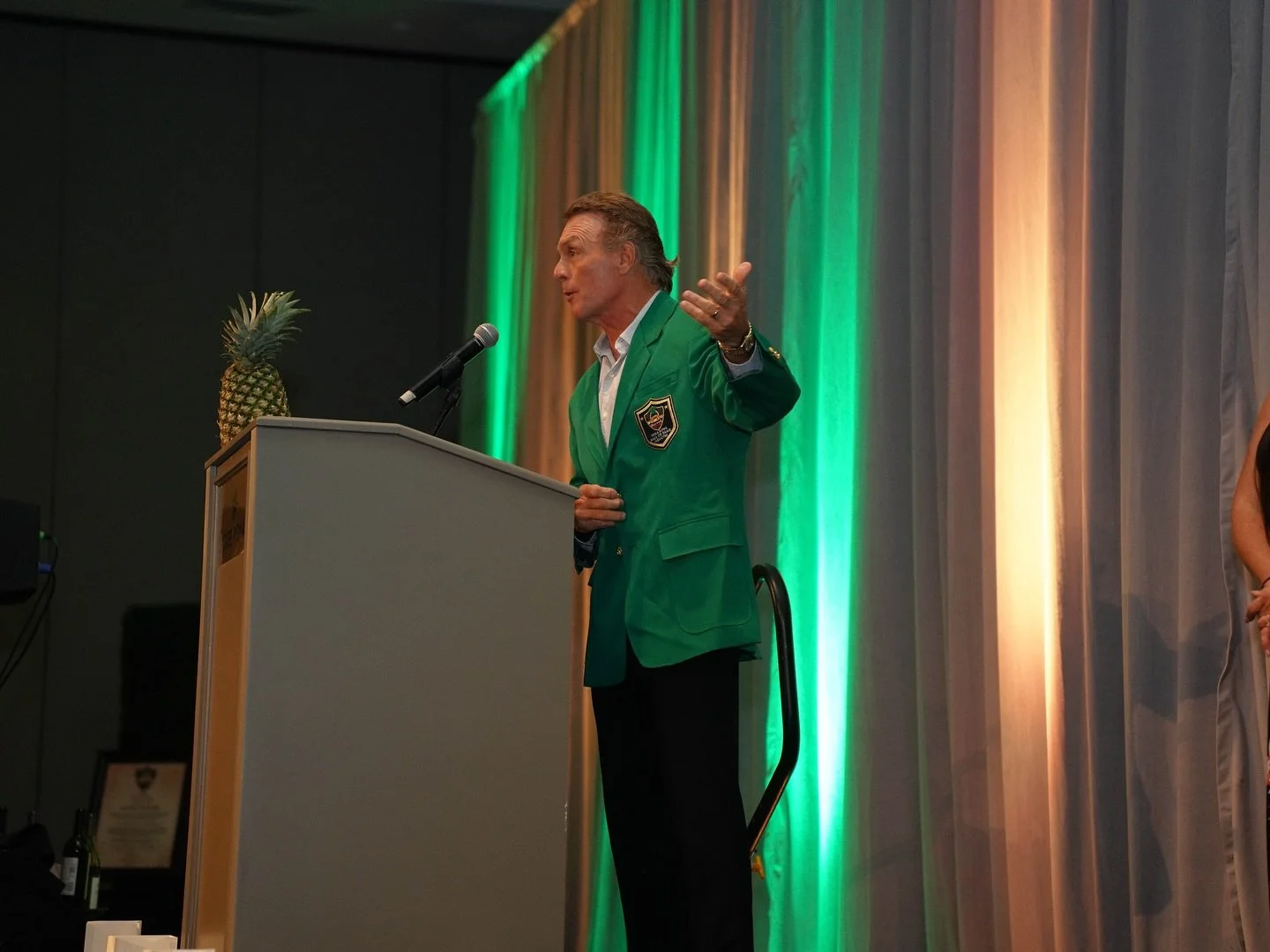 Happy birthday to Hula Bowl Hall of Fame player @dougflutie! We hope you have an amazing day!