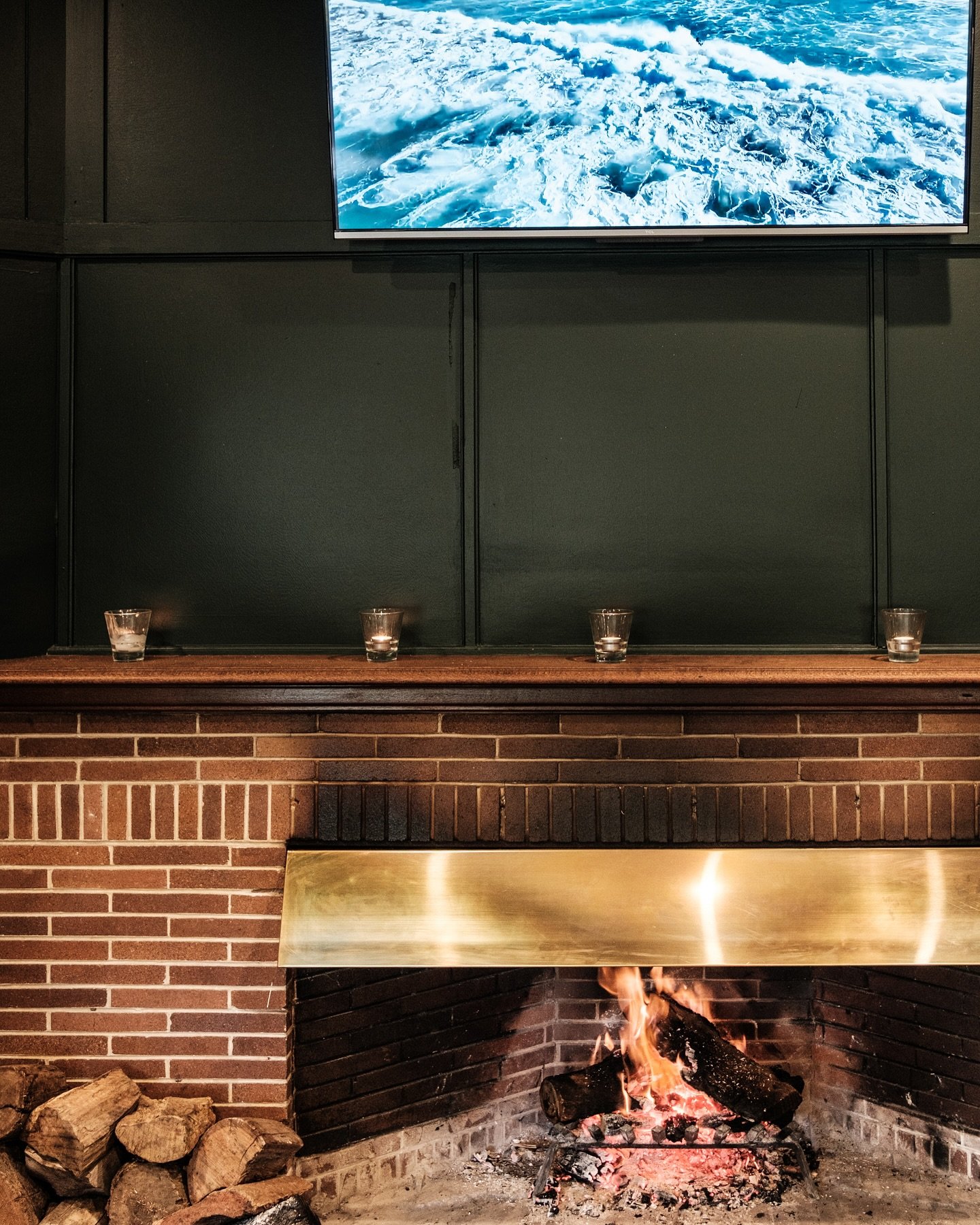 Ohhh, it&rsquo;s a cold start to a Saturday morning. The weather is pretty shit - but we don&rsquo;t care! 

Our fire is stocked, and Tommy has split some more logs this morning. He likes doing it - it makes him feel like the lumberjack he never quit