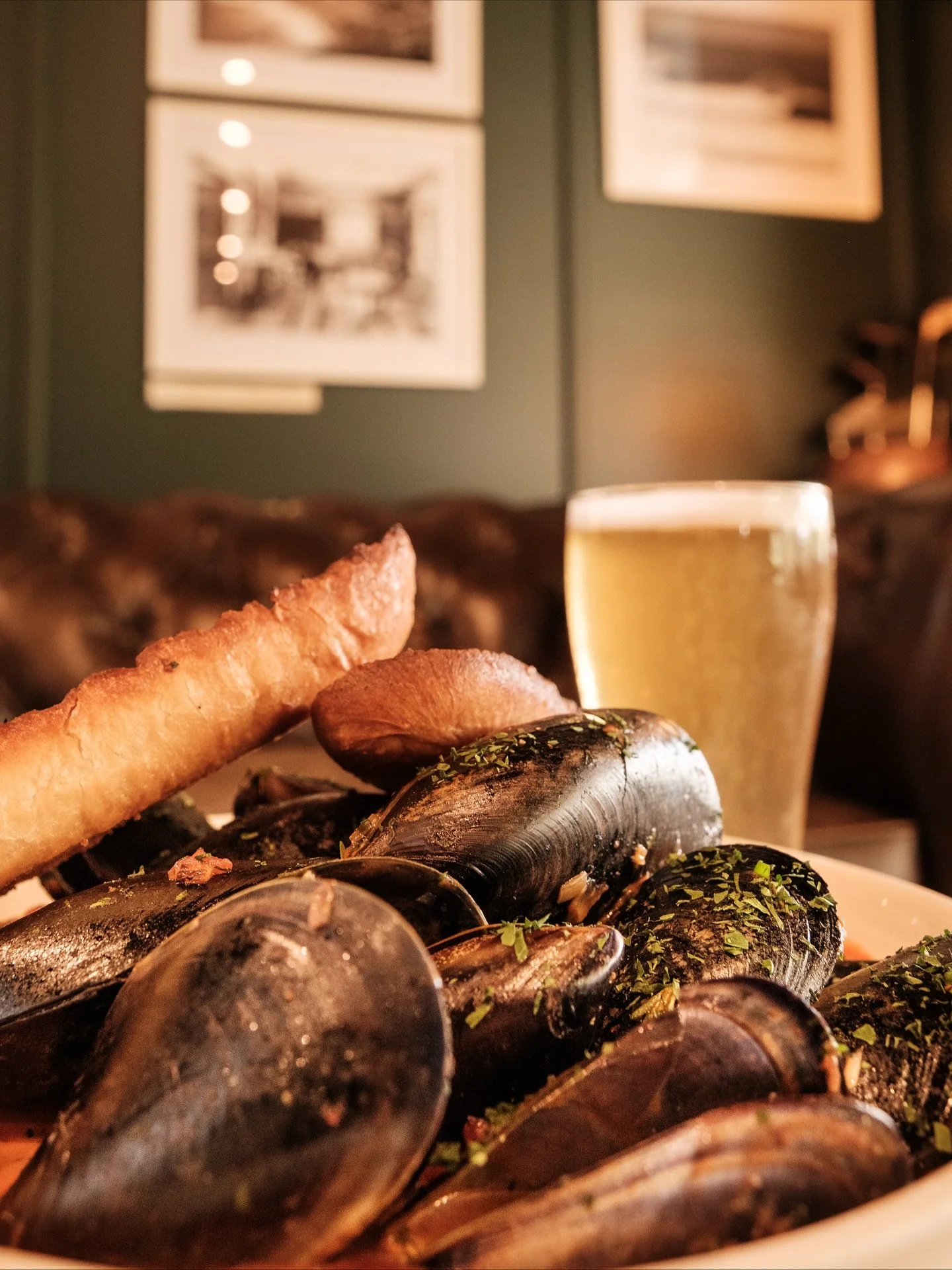Have you tried our Mussels 💪 ?

1/2 kg of Kinkawooka Mussels. 
Live and direct from South Australia. 

You&rsquo;re choice of chilli, tomato, garlic or white wine, cream, garlic. 

Served with La Banette garlic baguette 🥖

$25 all weekend long or $