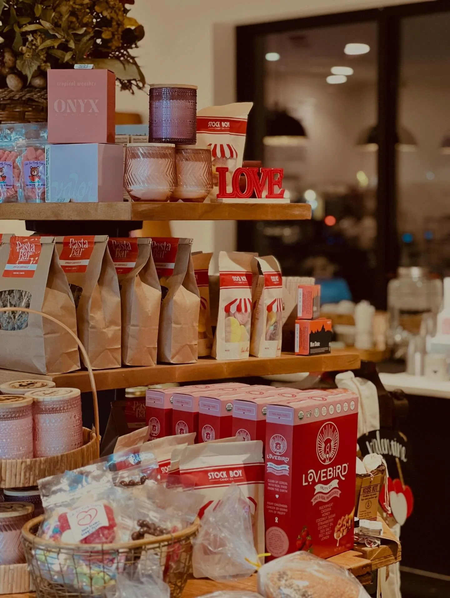 Valentine&rsquo;s is on full display at Lake Roots 💌
Stop by the market to shop all the ❤️ day goodies~ and stay tuned for our V-Day menu launching soon! ✨