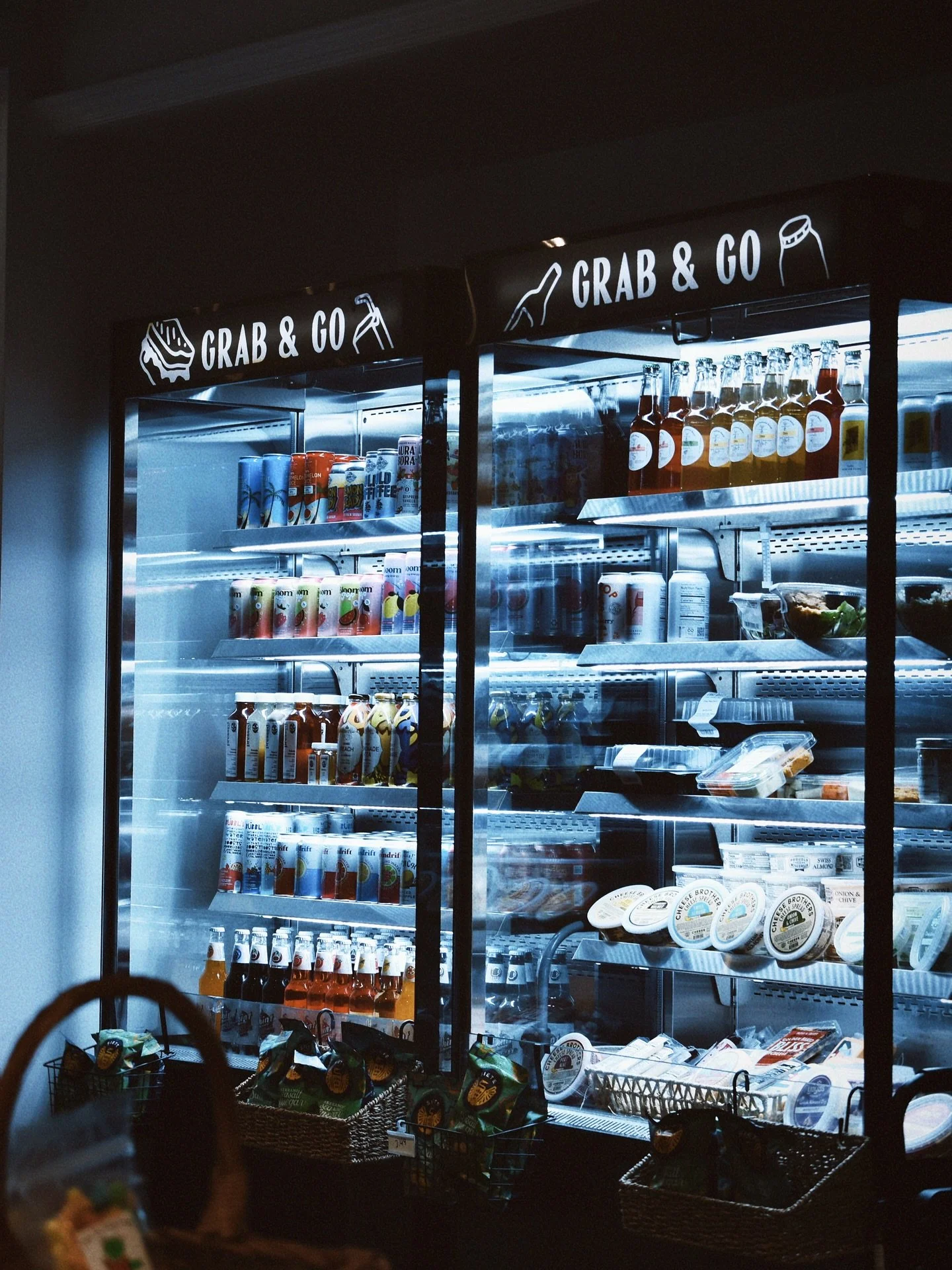 We&rsquo;re always looking for ways to make Lake Roots fit a little easier into your everyday. Our Grab &amp; Go case is stocked with fresh, scratch-made options for the days you need something quick, easy, and still really good.

Now we want to hear