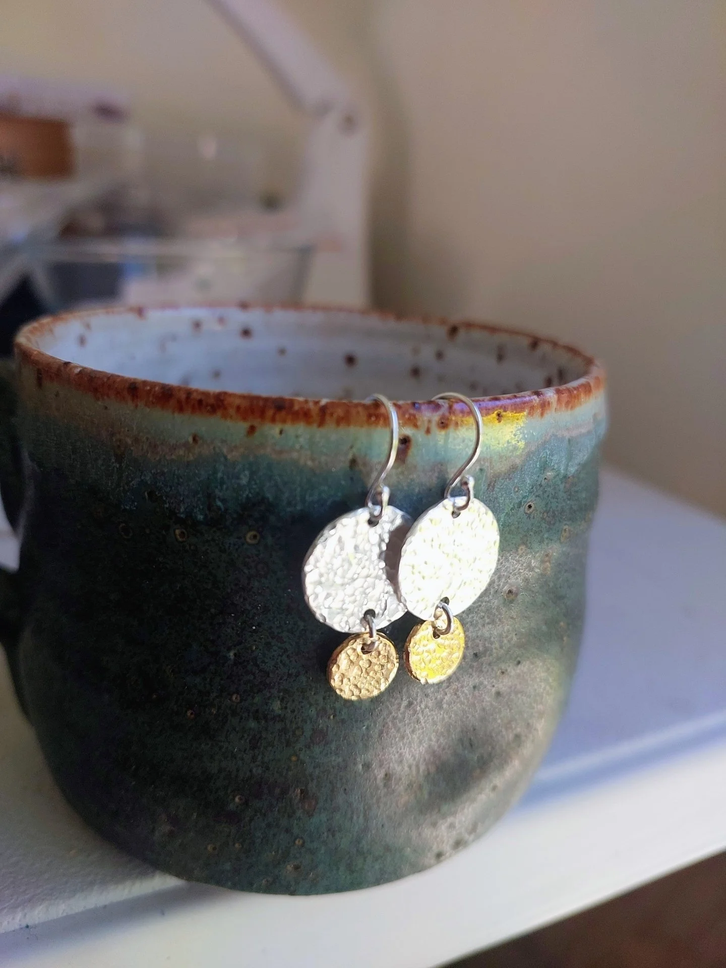 Need to take time out for you? 

I have spaces available on Nov 1st after 1pm and Nov 2nd after 1pm at my quiet studio in Notting Hill. 

Come and create, sip a cup of tea and escape the day to day. 

Spaces limited to 6 people per session to ensure 