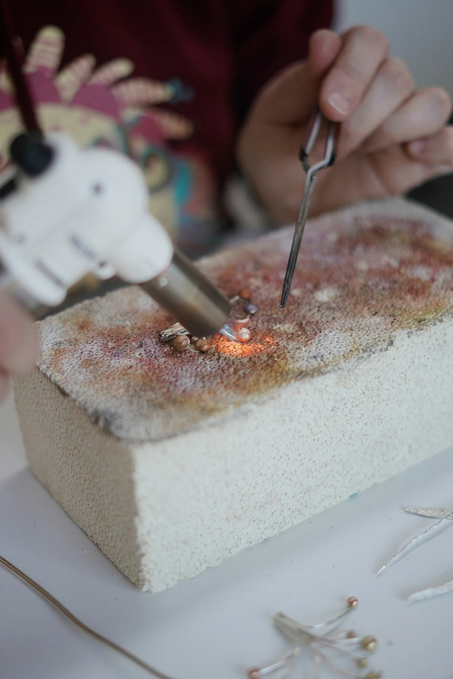 Everyone is mesmerised watching silver shimmer as it liquefies, tremors and then draws itself into a ball. 

Its a simple technique, and totally absorbing. 

Because its so special it has its own place in the A-Z of silversmithing in my book Accessib