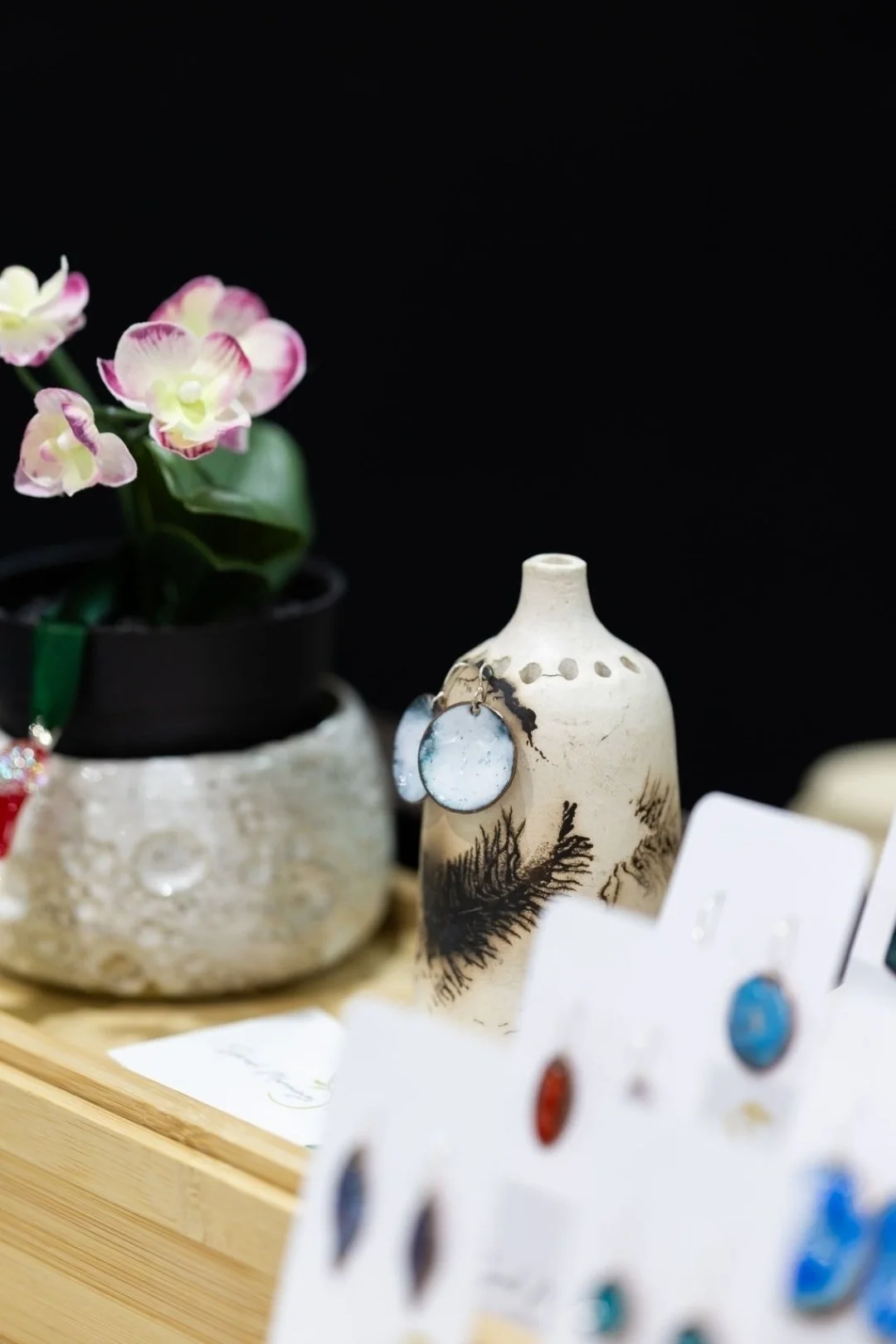 Enamels sold so well over Christmas that I am slowly restocking my stores. 

Stock is headed to Vivienne Cate in Yakandandah this week - dreamy green, teals and calming shades. 

Artocracy is fully restocked and I will be busy back in the studio soon