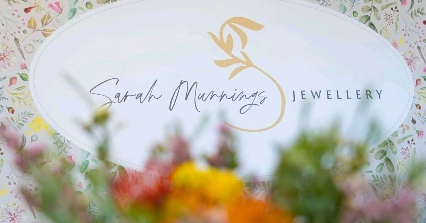 My studio in Notting Hill is  such a special place but Ii have to admit there is a little magic wherever I teach.

Whether it's at an art studio, hen party, corporate office or at a home there's always space for creativity and fun 

I have capacity f