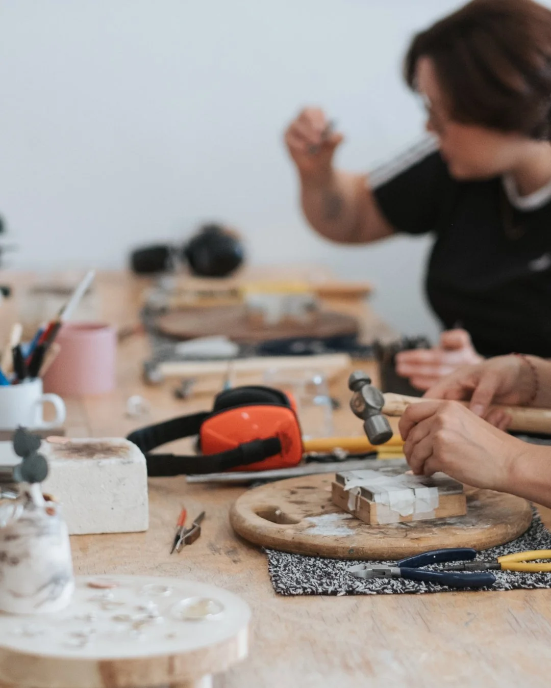 Winter is the perfect season to learn something new.

Small classes
A warm studio
No need for experience
Indulge in creative self care 

Book your winter workshop,
