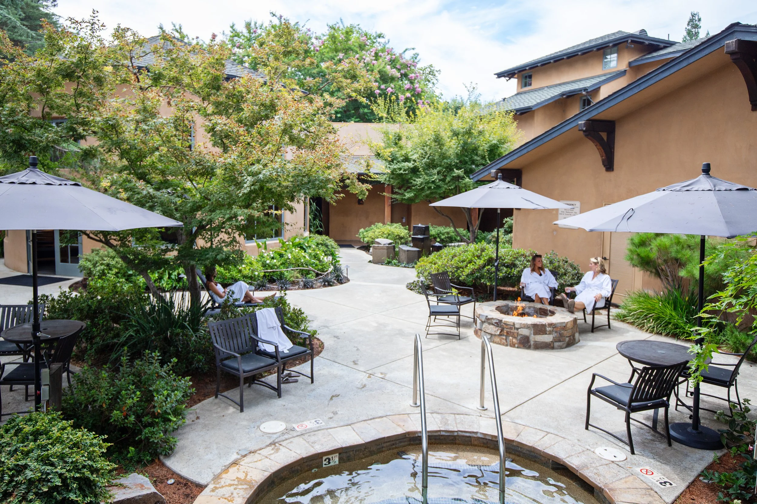 2023_Spa_OutdoorFireplace3 (1).jpg