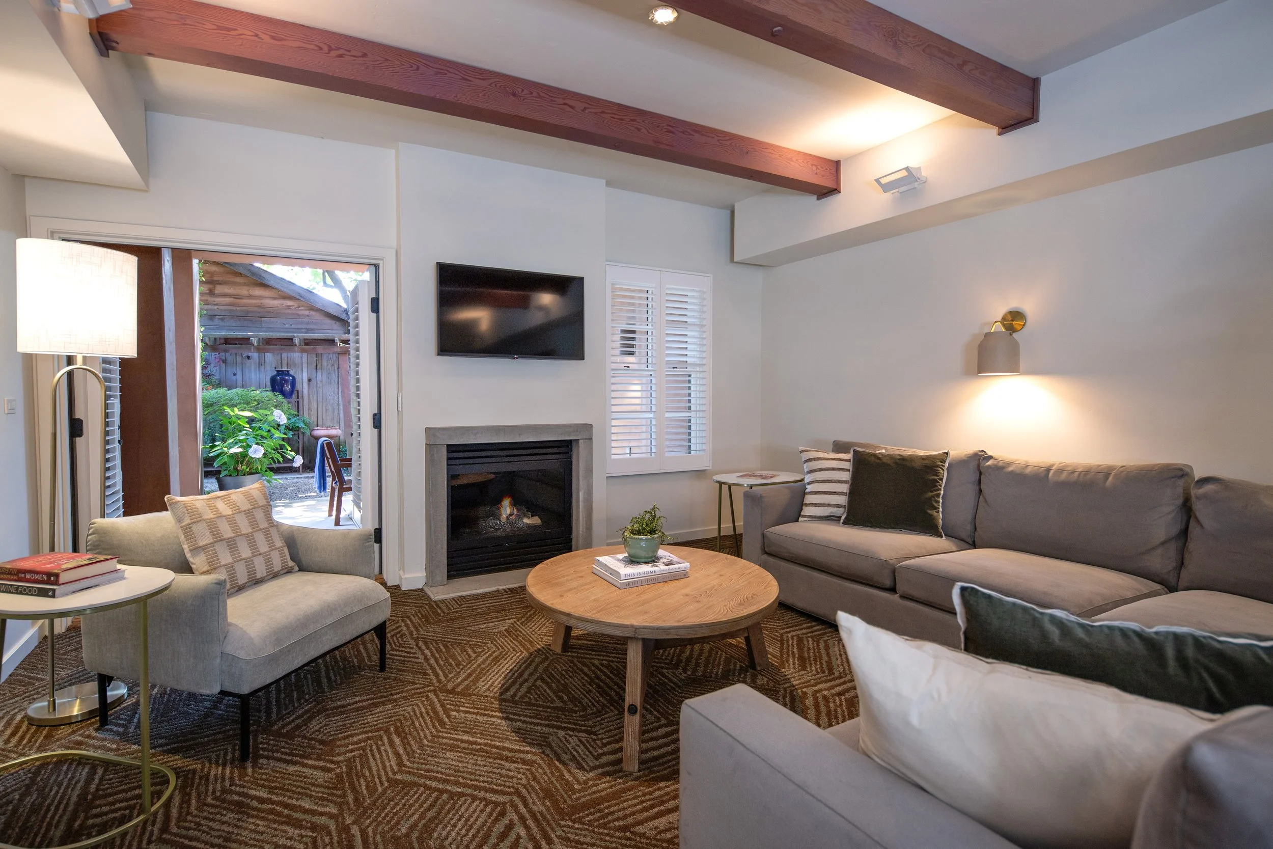 2025_AL_Rm41_FireplaceView2.jpg
