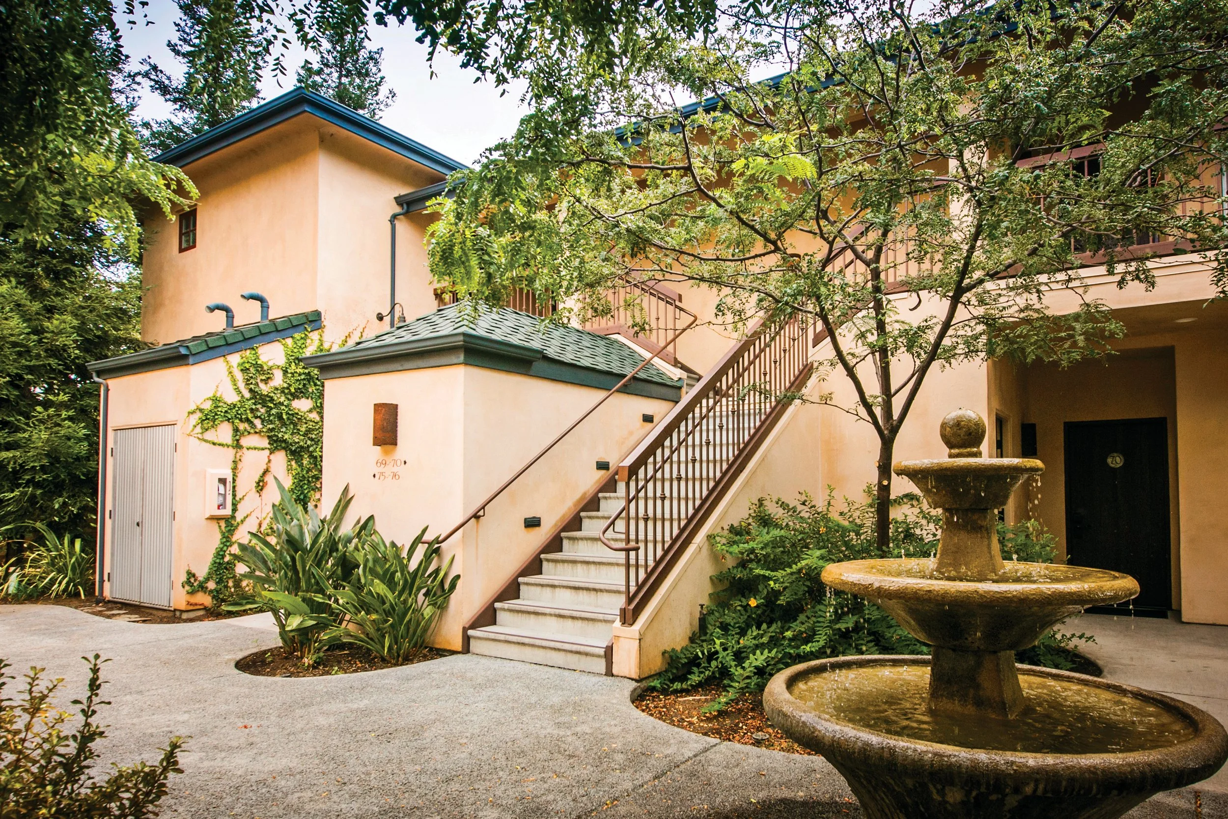 Hotel_PalmRoomExterior.jpg