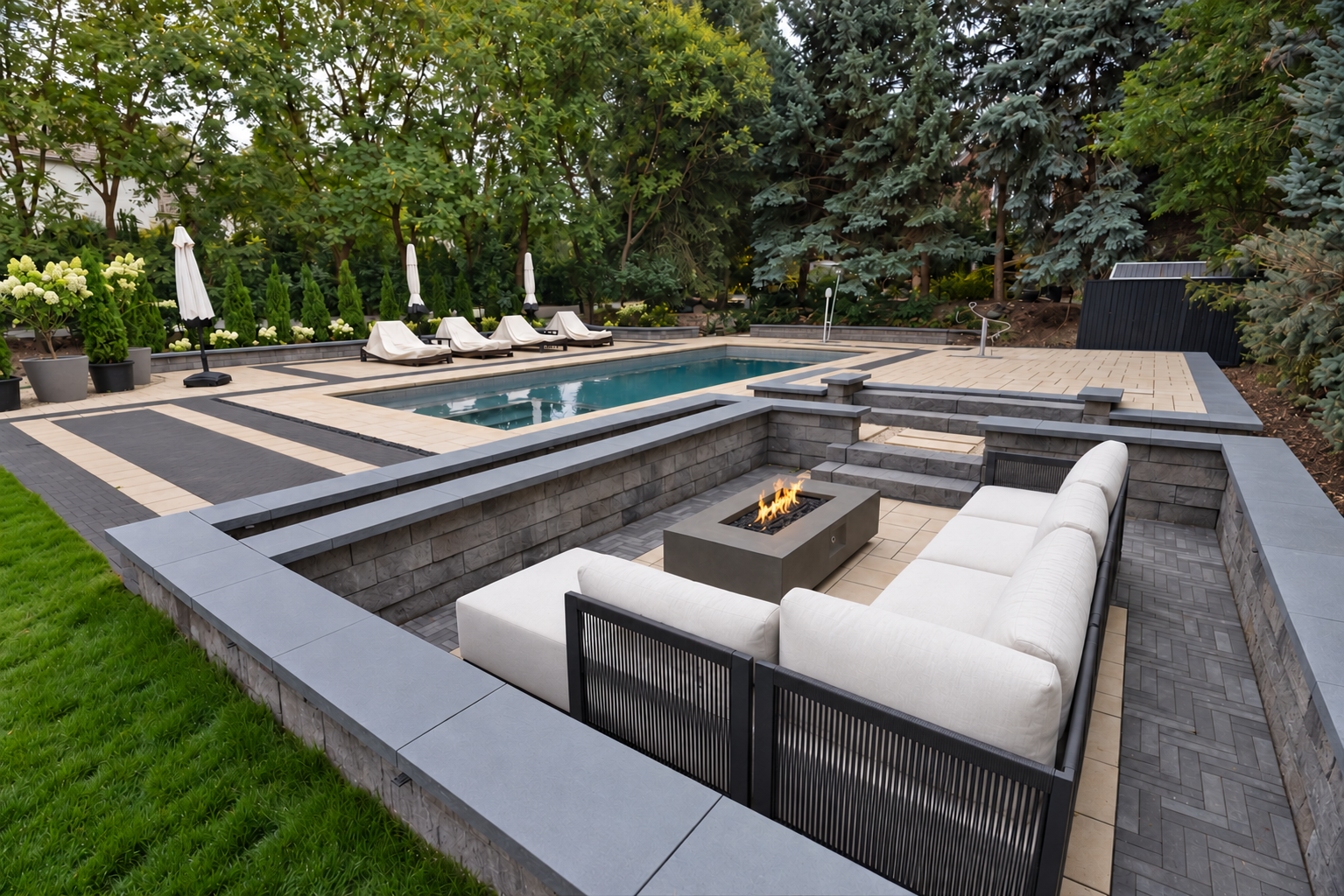 Older-083-Lounge-And-Pool.png