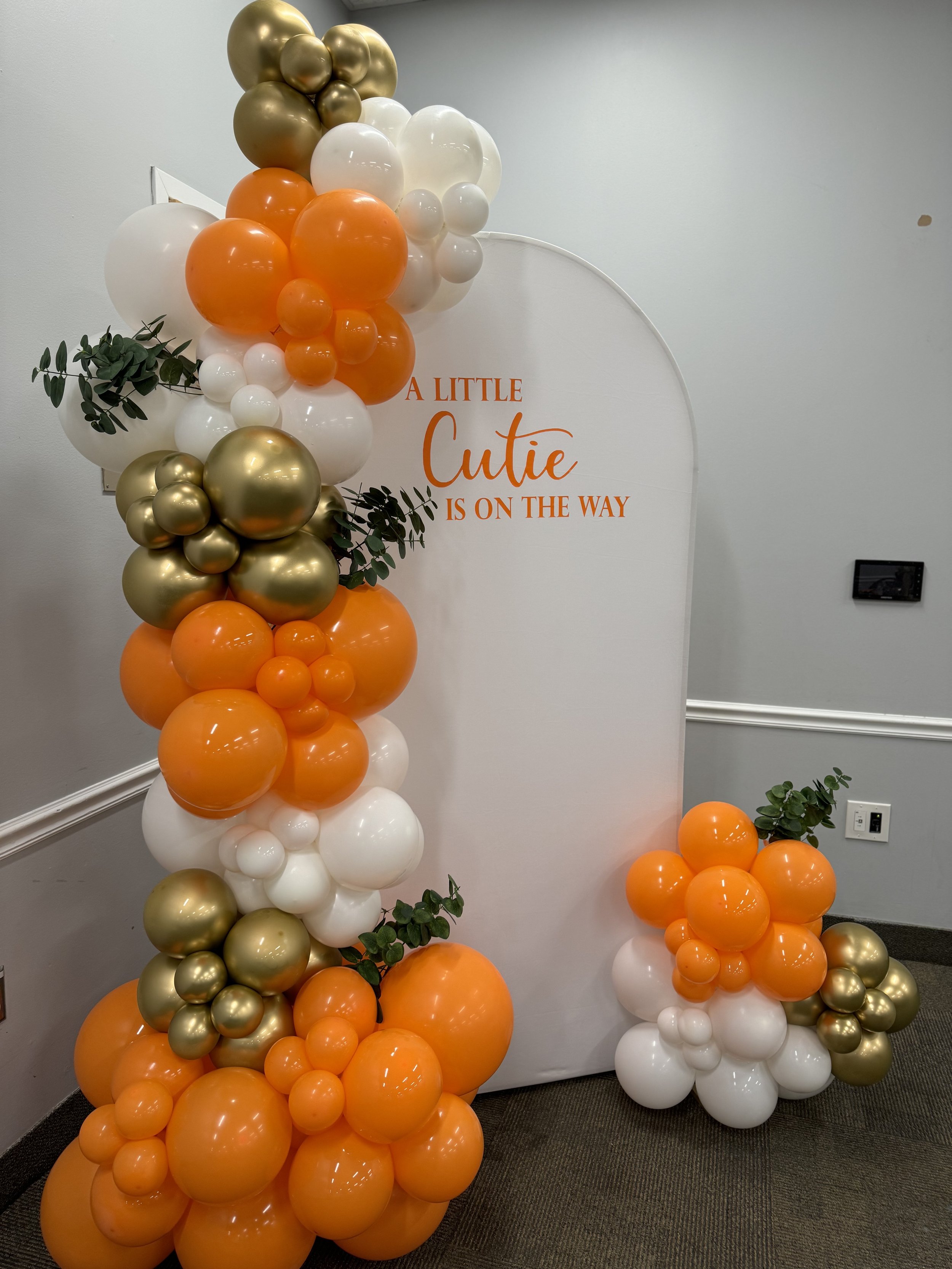 A little cutie is on the way balloons