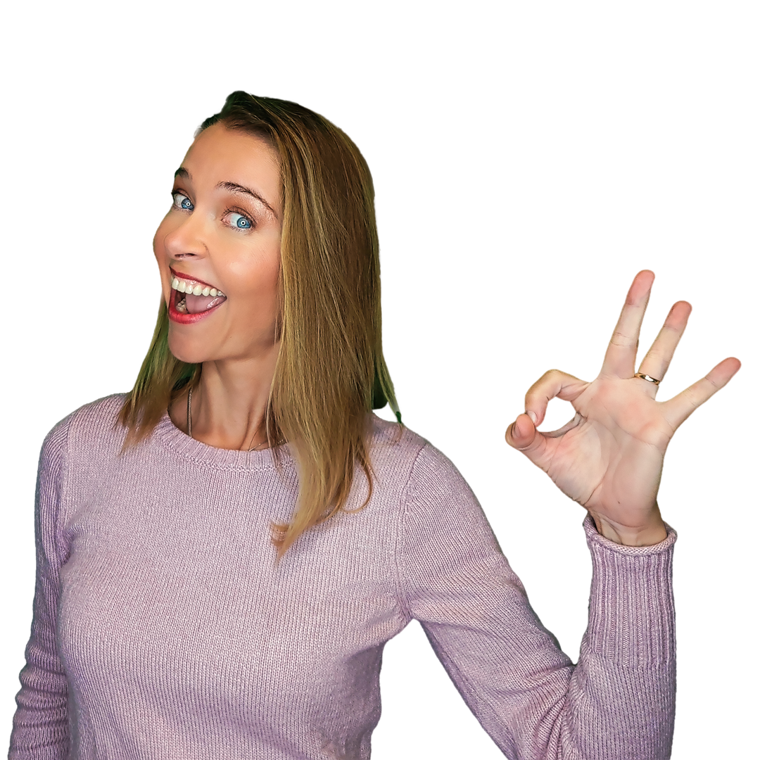 Karo Martínez con gesto de "OK", confirmando que es posible hablar español de forma natural sin estudiar más teoría.