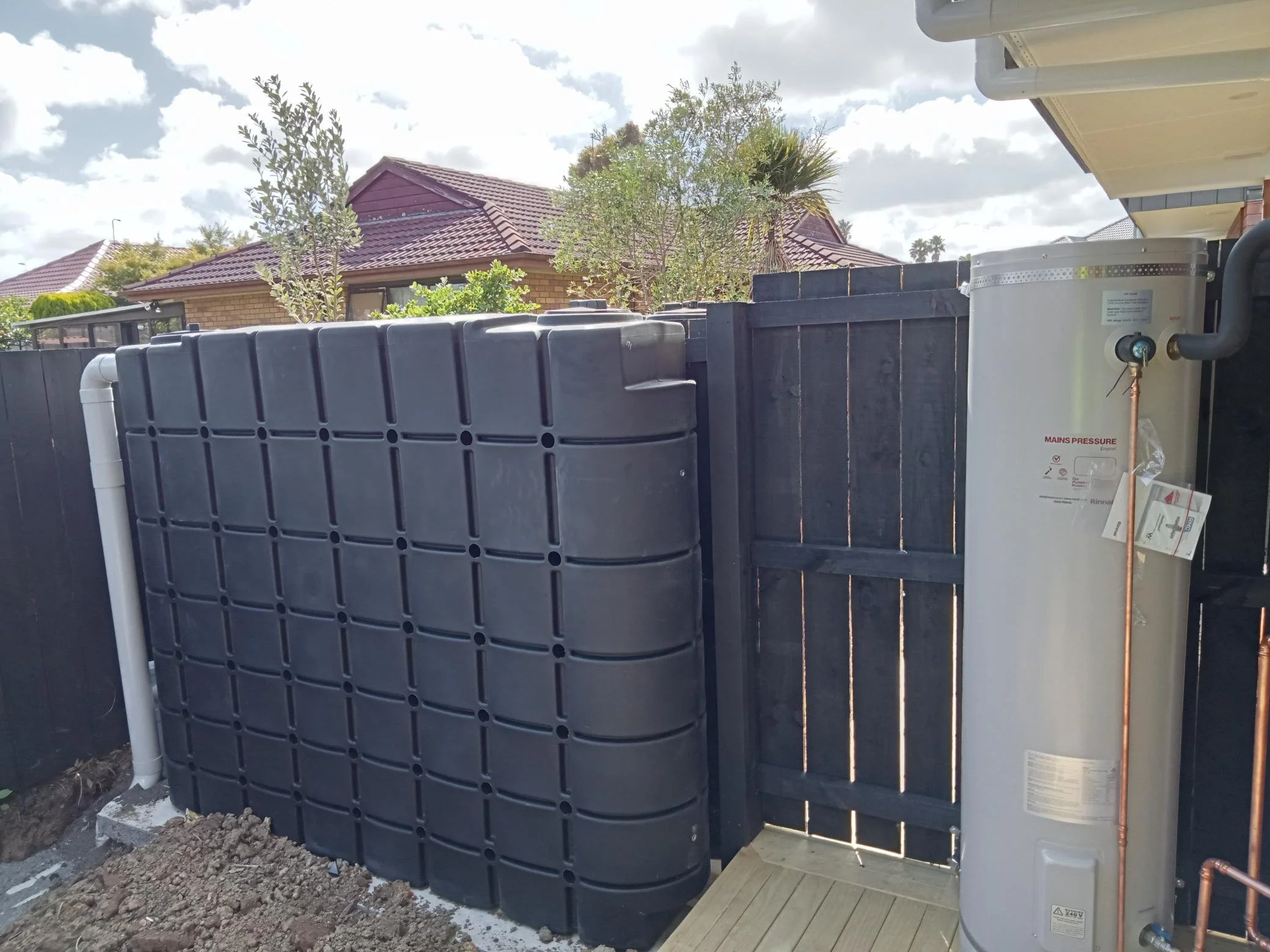 SlimCity | Slimline Rainwater Tank NZ | 2,000L & 3,000L — Watersmart