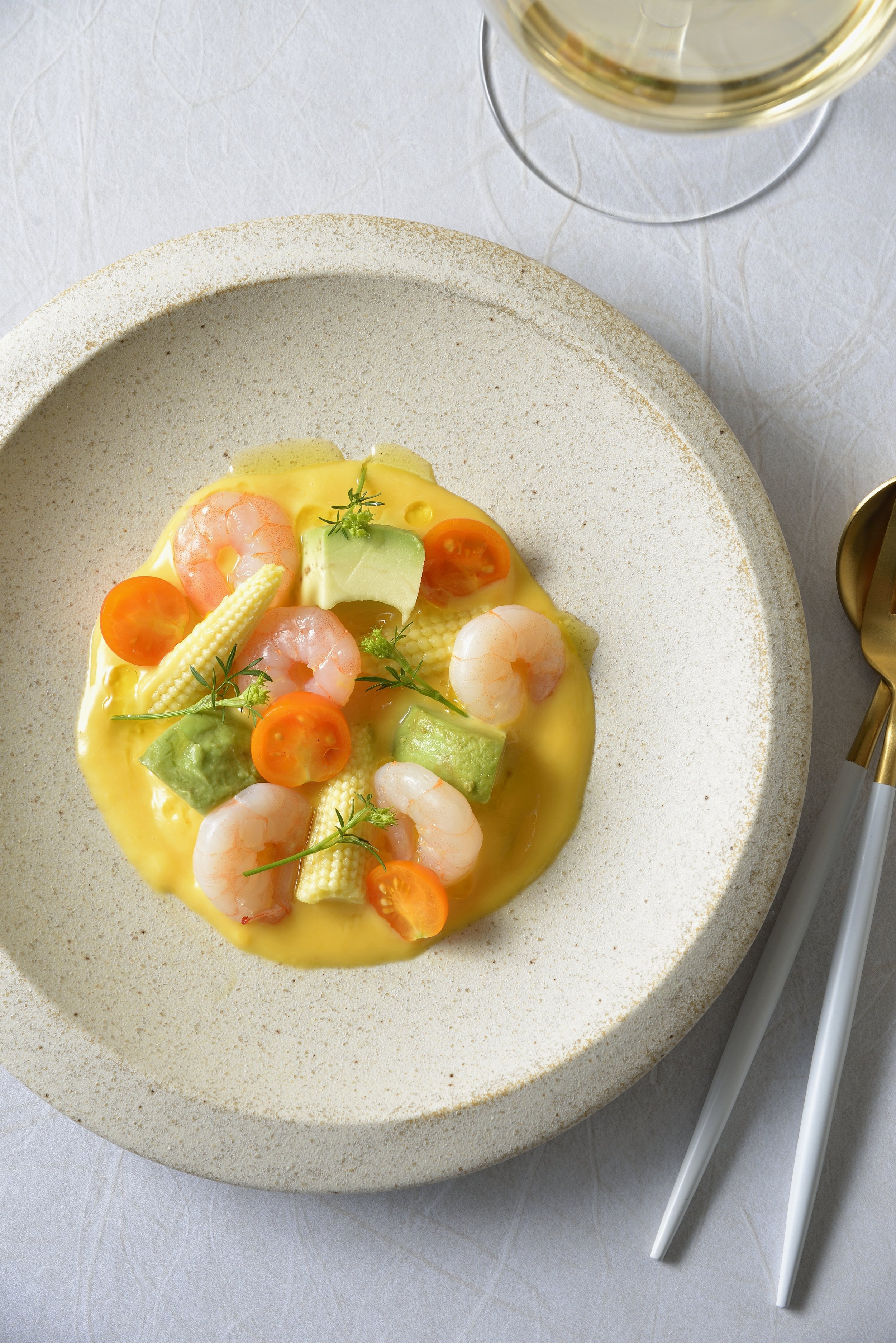えびとアボカドのサラダAvocado and Shrimp Salad with Egg Yolk Vinegar2.jpg