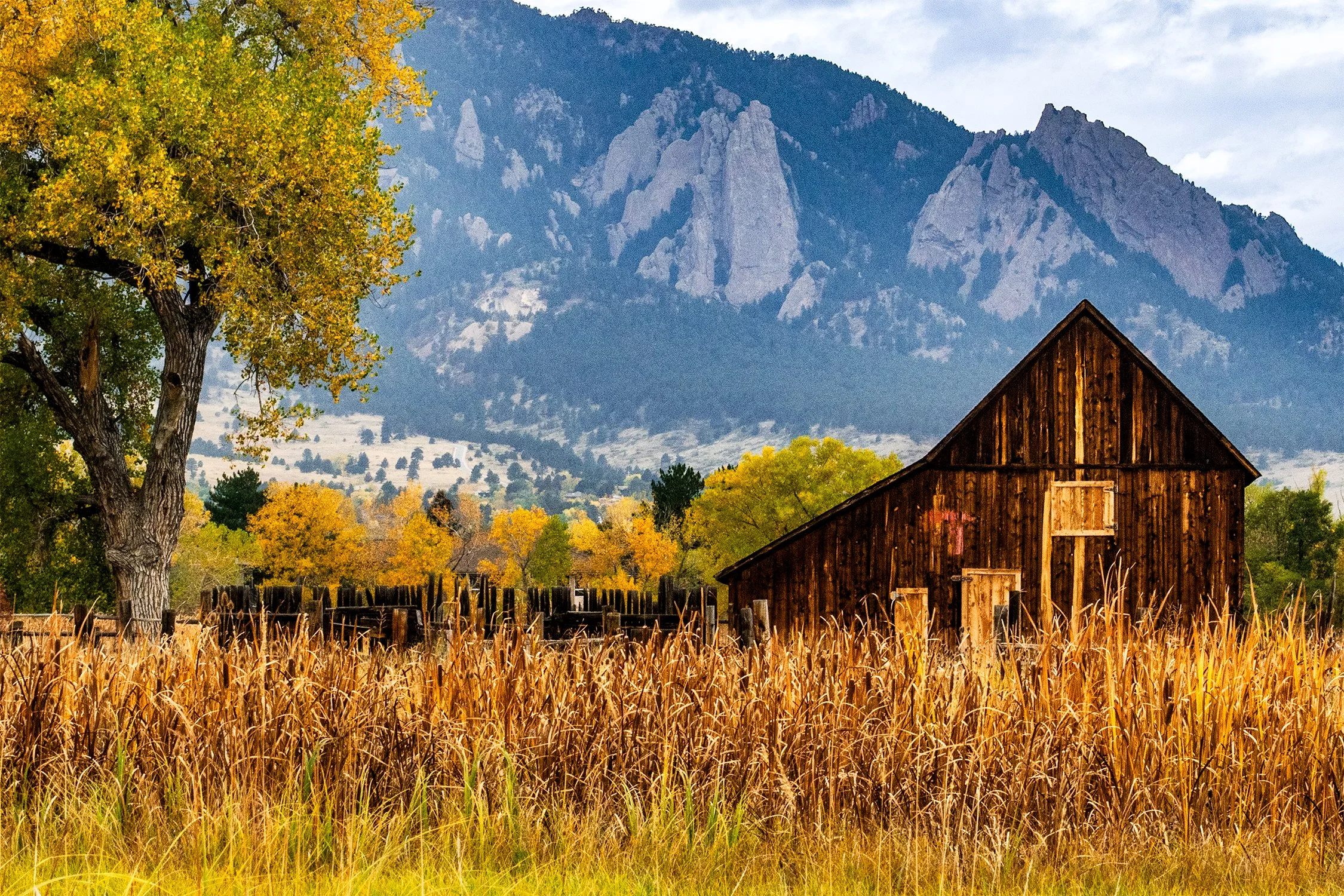 Doran Barn and Flatirons: Boulder, Colorado