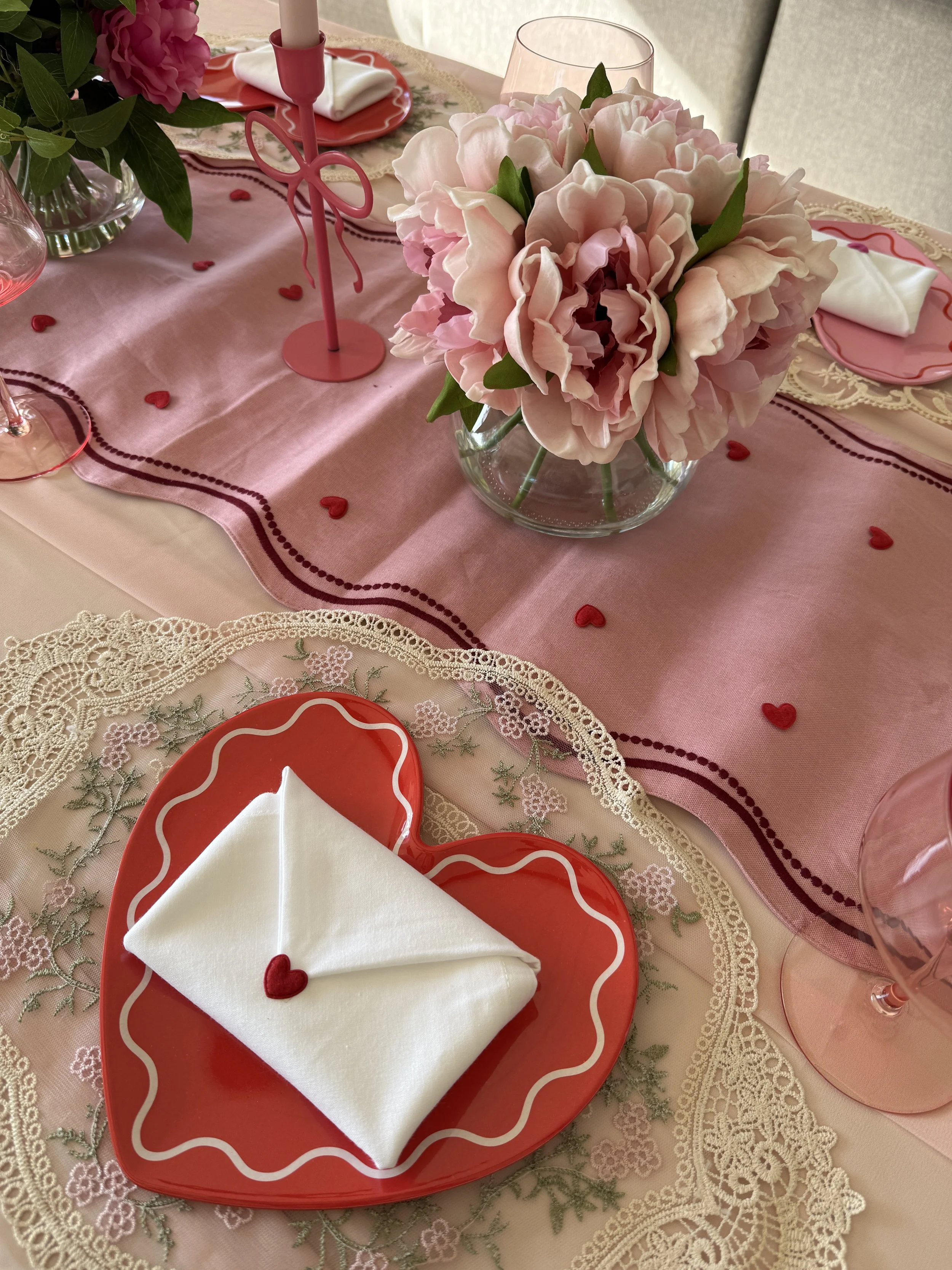 Galentines Tablescape