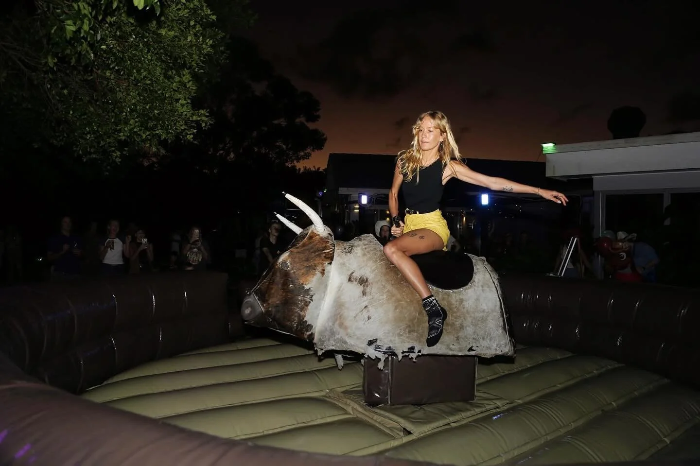 Yeeeeeehaw 🤠
Grab your cowgirl boots (or your best Oktoberfest fit) and get on down to the Tav!

The Buckin&rsquo; Bull fires up from 6PM 🔥
🌭 Bratwursts fresh off the grill
🍔 Juicy smash burgs
🔥 Firepit vibes
🎁 Prizes up for grabs
🎶 Country tu