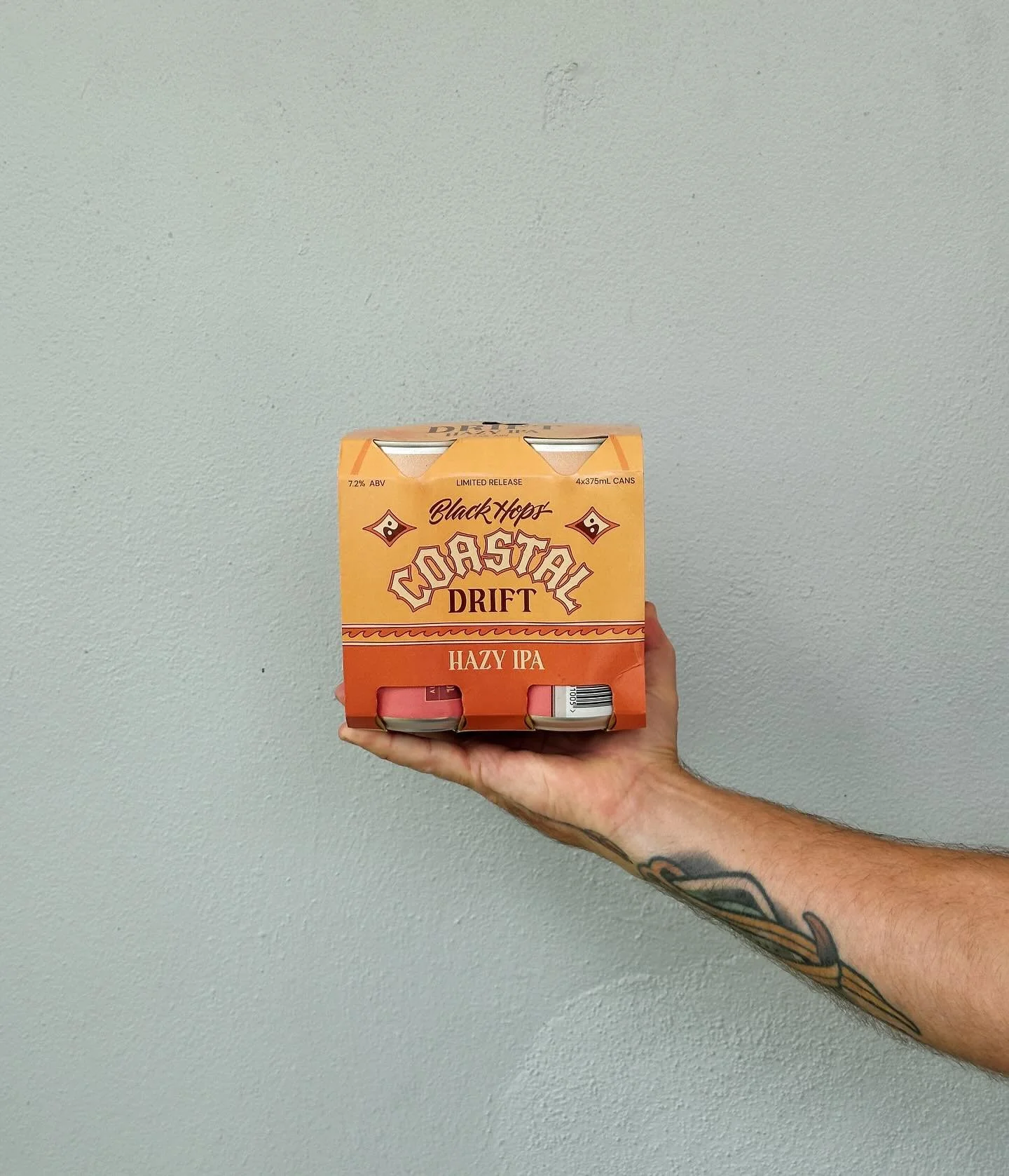 LIMITED RELEASE &ndash; COASTAL DRIFT HAZY IPA 7.3%
@blackhopsbeer 🍺

Expect lush tropical hops, a silky mouthfeel and smooth, juicy drinkability. 

Now available in our Bottle shop. Get in before it sells out!