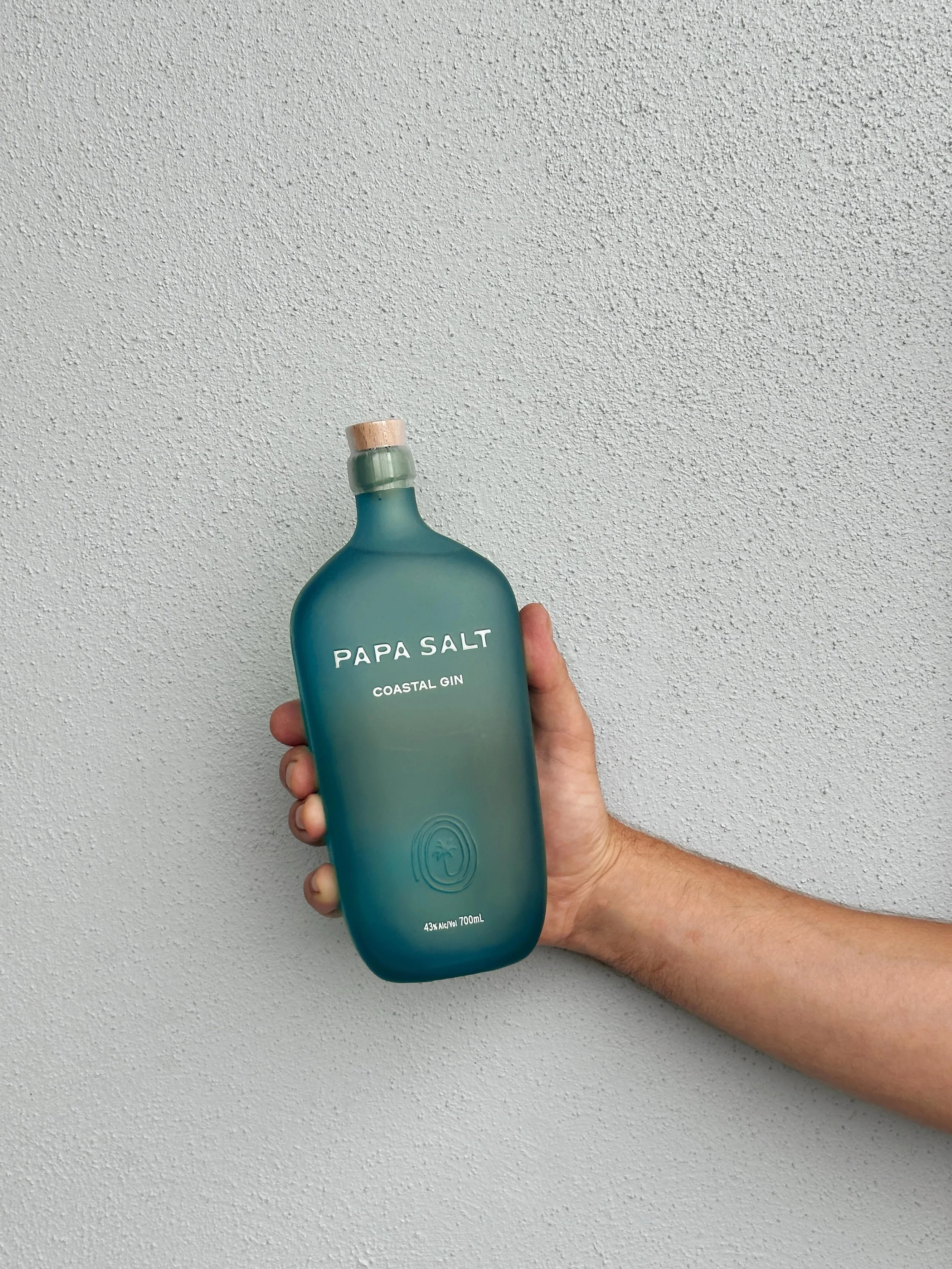 @papasaltgin &ndash; An easy drinking Australian gin layered with hibiscus, wattleseed, and native botanicals. 
Best served over ice with soda and a fresh orange wedge 🍊

Now available in our Bottlo!
