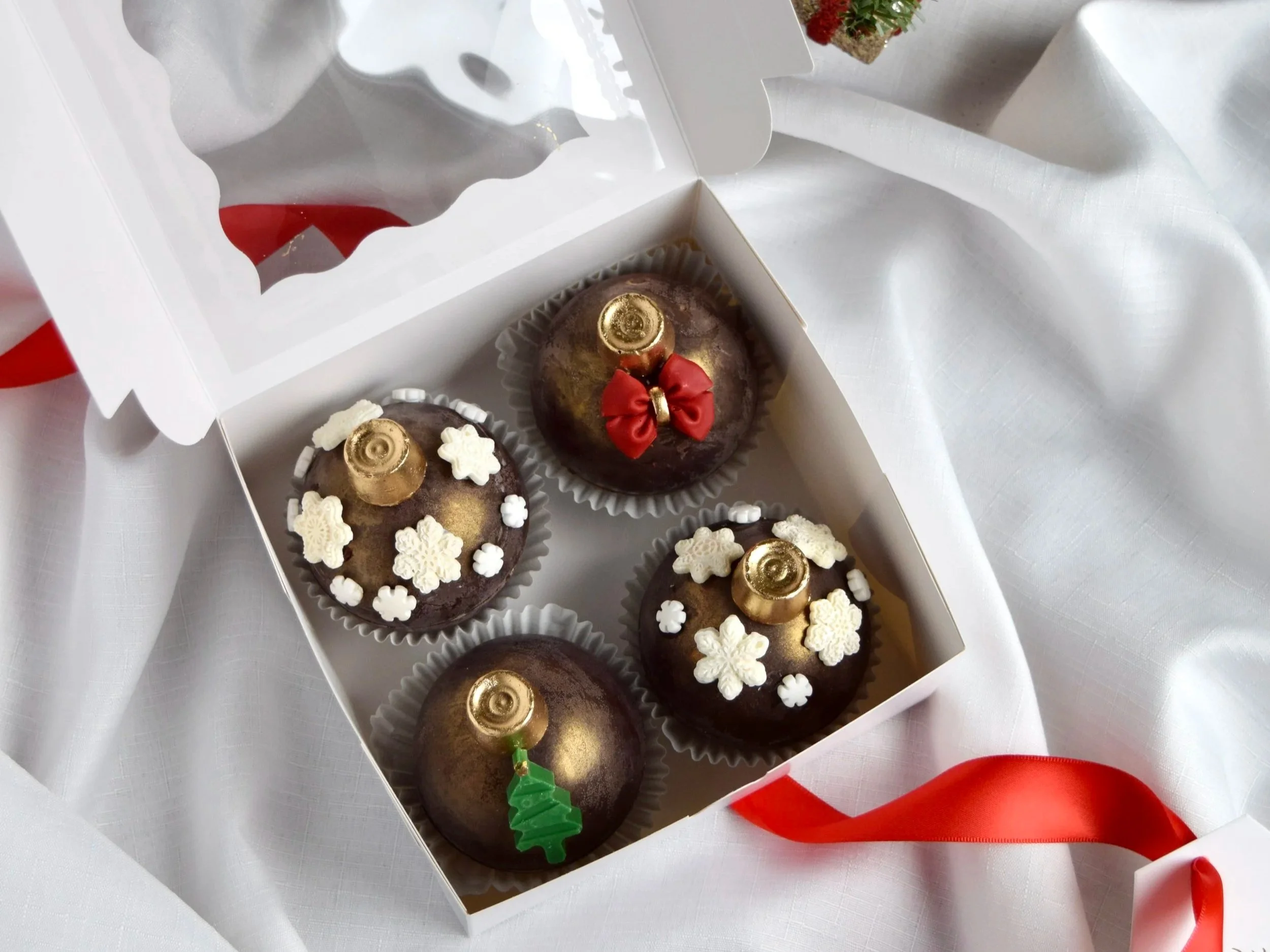 christmas hot chocolate bombs