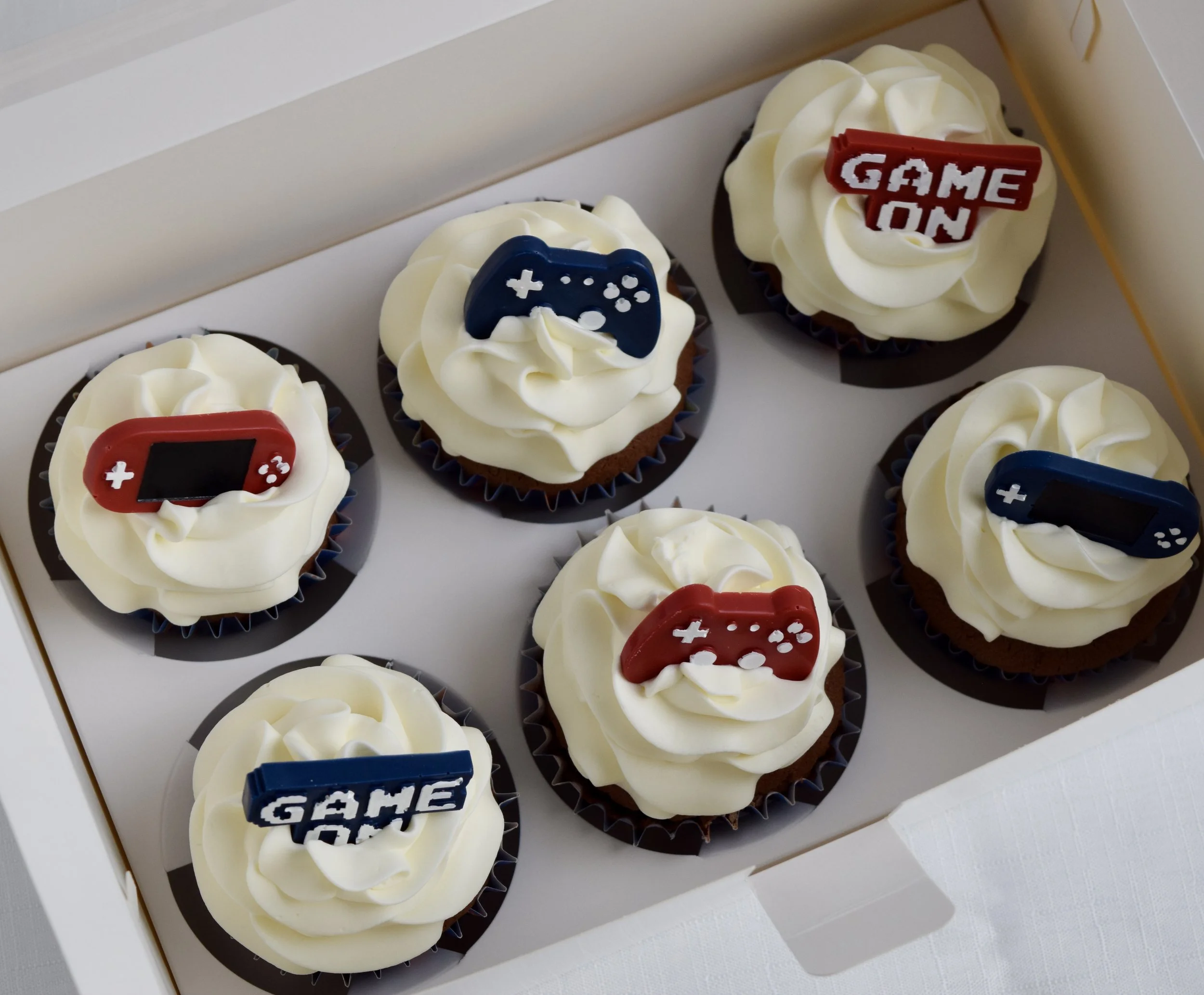 Chocolate vanilla cupcakes