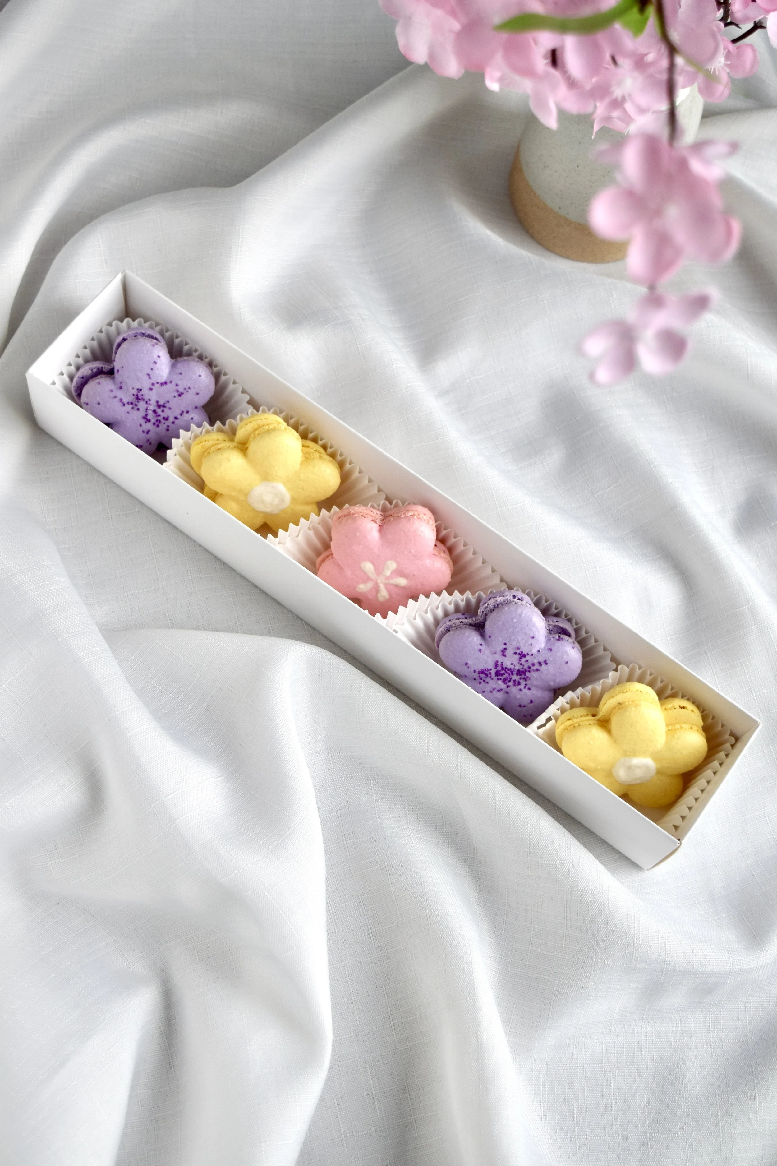 spring-macarons-box.jpg