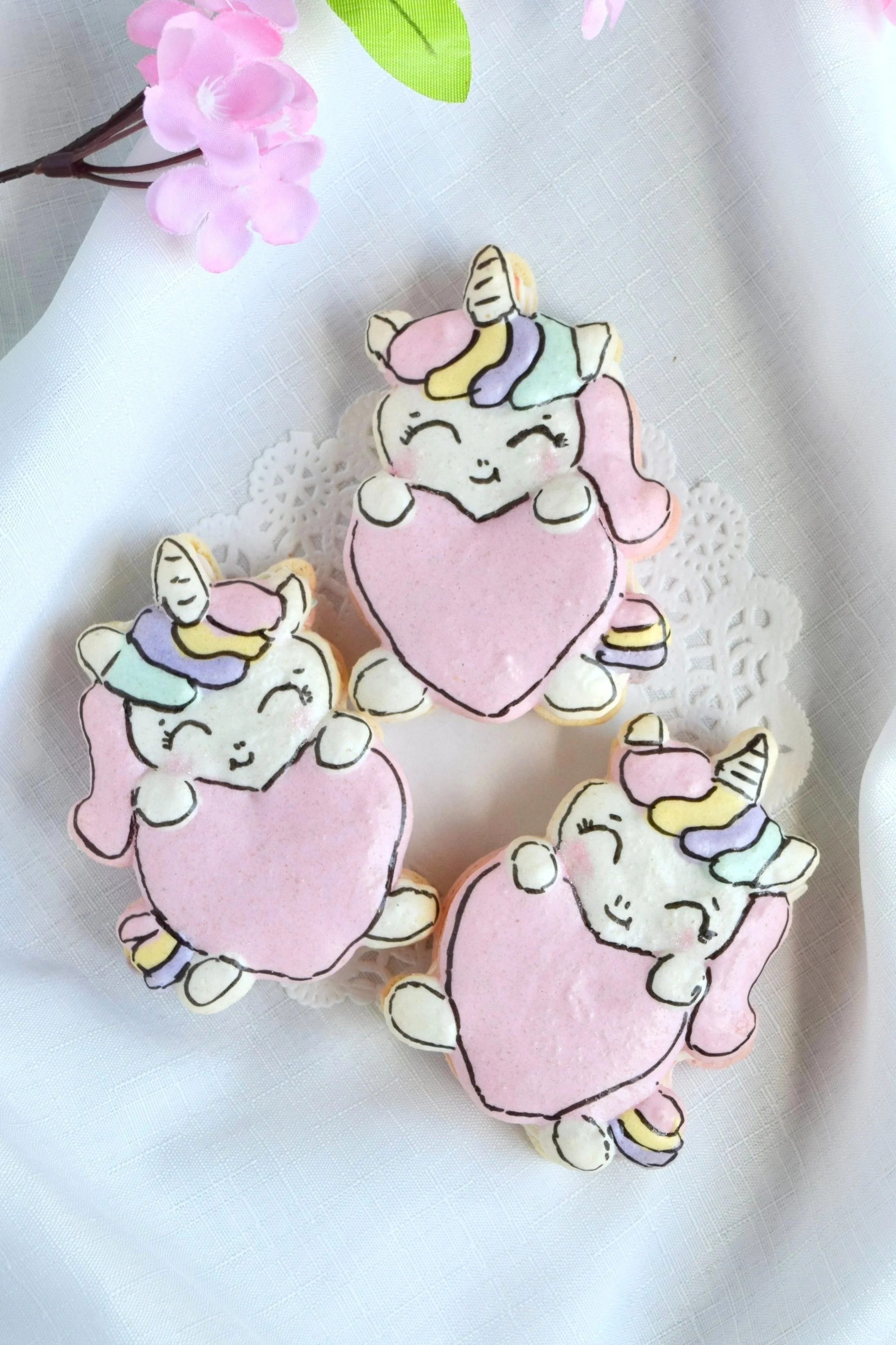 large-unicorn-macaron.jpg