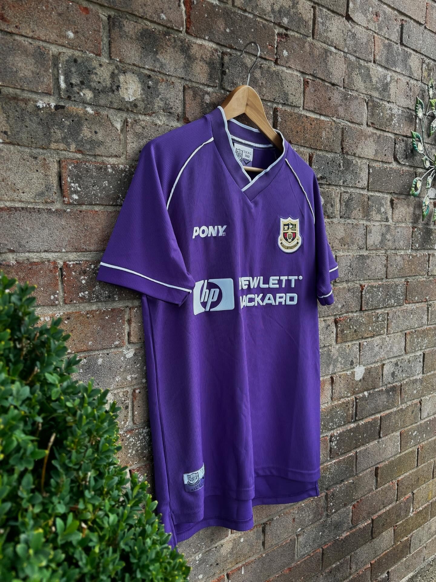 TOTTENHAM HOTSPUR 1998/99 AWAY 🟣🟣
This original and now iconic spurs shirt features the classic HP sponsor, retro crest and embroidery. All of that mixed with the vibrant colour way makes this shirt a certified classic.
Some ballers players for s