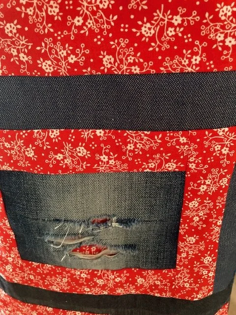 jean et fleurs rouges 3.JPG