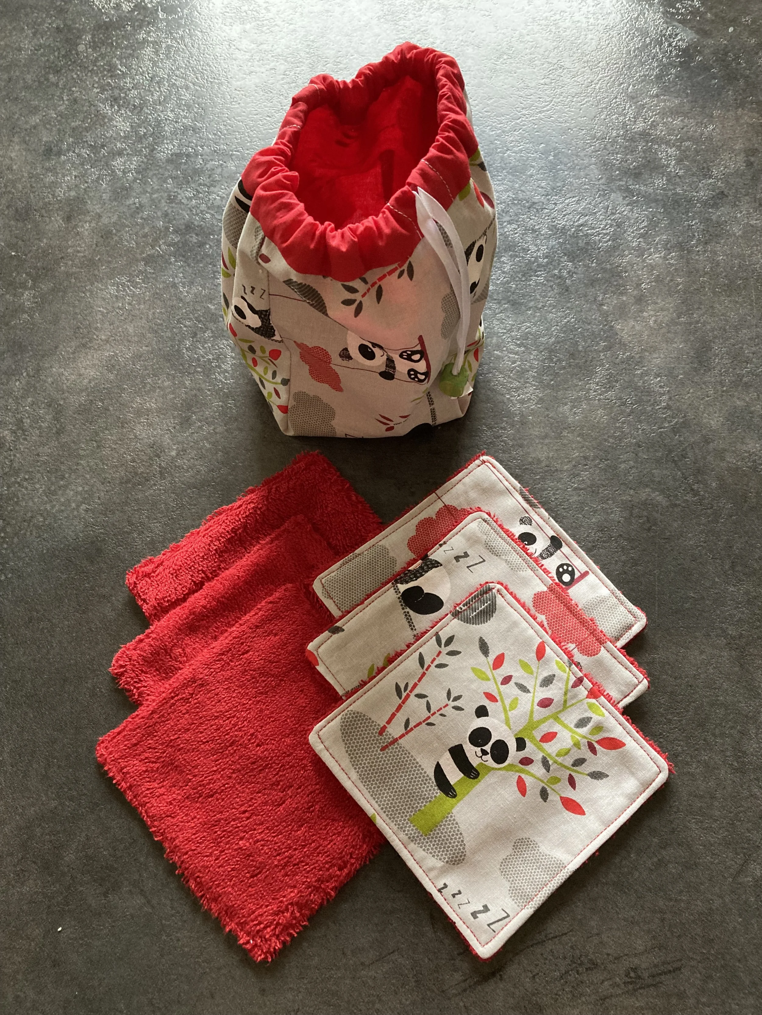 Sac et lingettes bébé