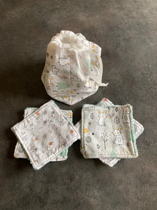 Sac et lingettes bébé