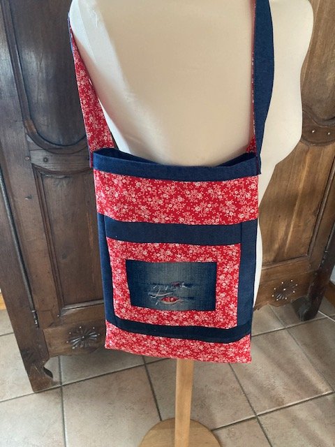 jean et fleurs rouges 2.JPG