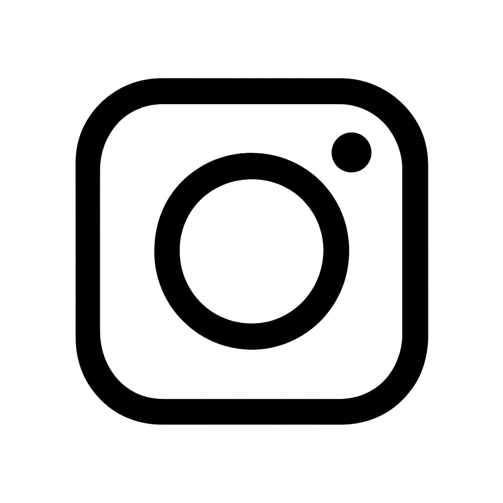 Das Bild zeigt das Logo einer Kamera, bestehend aus einer stilisierten Kameralinse innerhalb eines quadratischen Rahmens mit abgerundeten Ecken, auf schwarzem Hintergrund.