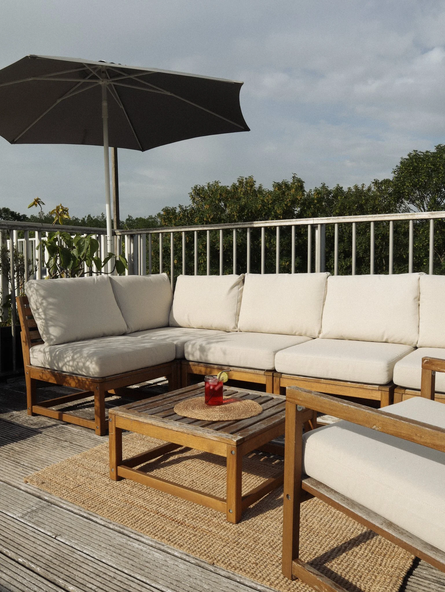 Atelier-Sacred-Bloom-Ella-Giljam-Amsterdam-Rooftop-Summer-Sessions.jpg (Copy)