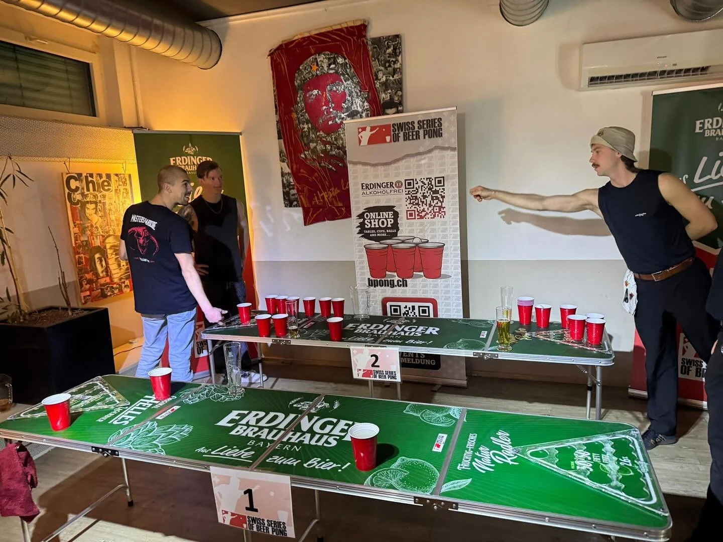 Beerpong im Guarany &ndash; voller Erfolg! 🍻🔥
Was f&uuml;r ein Abend! Mega Stimmung, spannende Matches und jede Menge Spa&szlig; &ndash; genau so muss ein Turnier sein.
Danke an alle, die dabei waren, mitgezockt, angefeuert oder einfach mit uns gef
