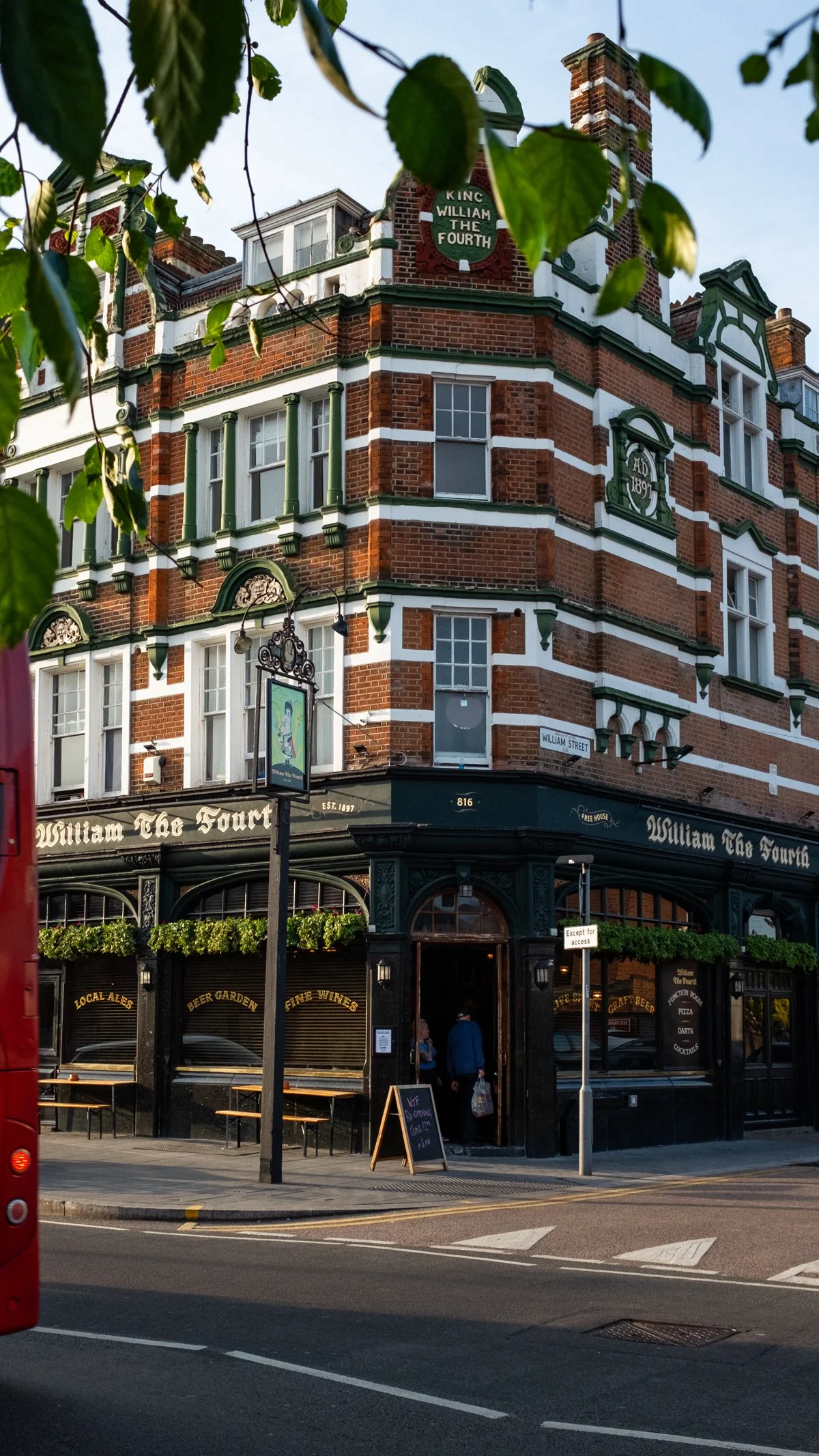 William the Fourth F&F night-037.jpg