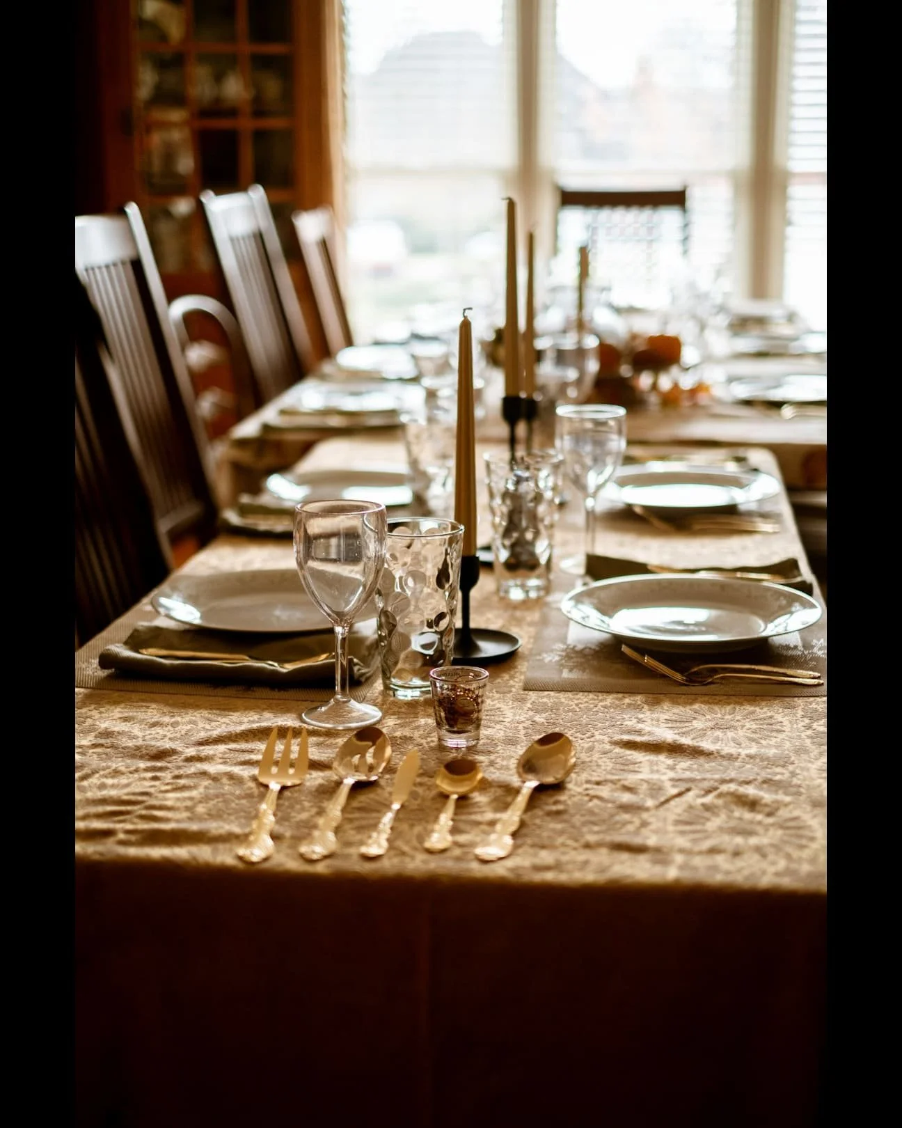 Make mealtime special with Soflo Chefs! Perfect for busy families or those seeking a taste of luxury at home. Who's hungry? 😋🥂